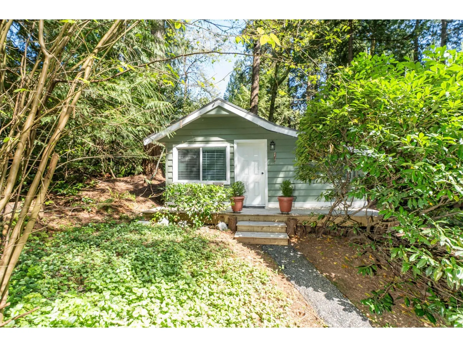 18 CLOVERMEADOW CRESCENT