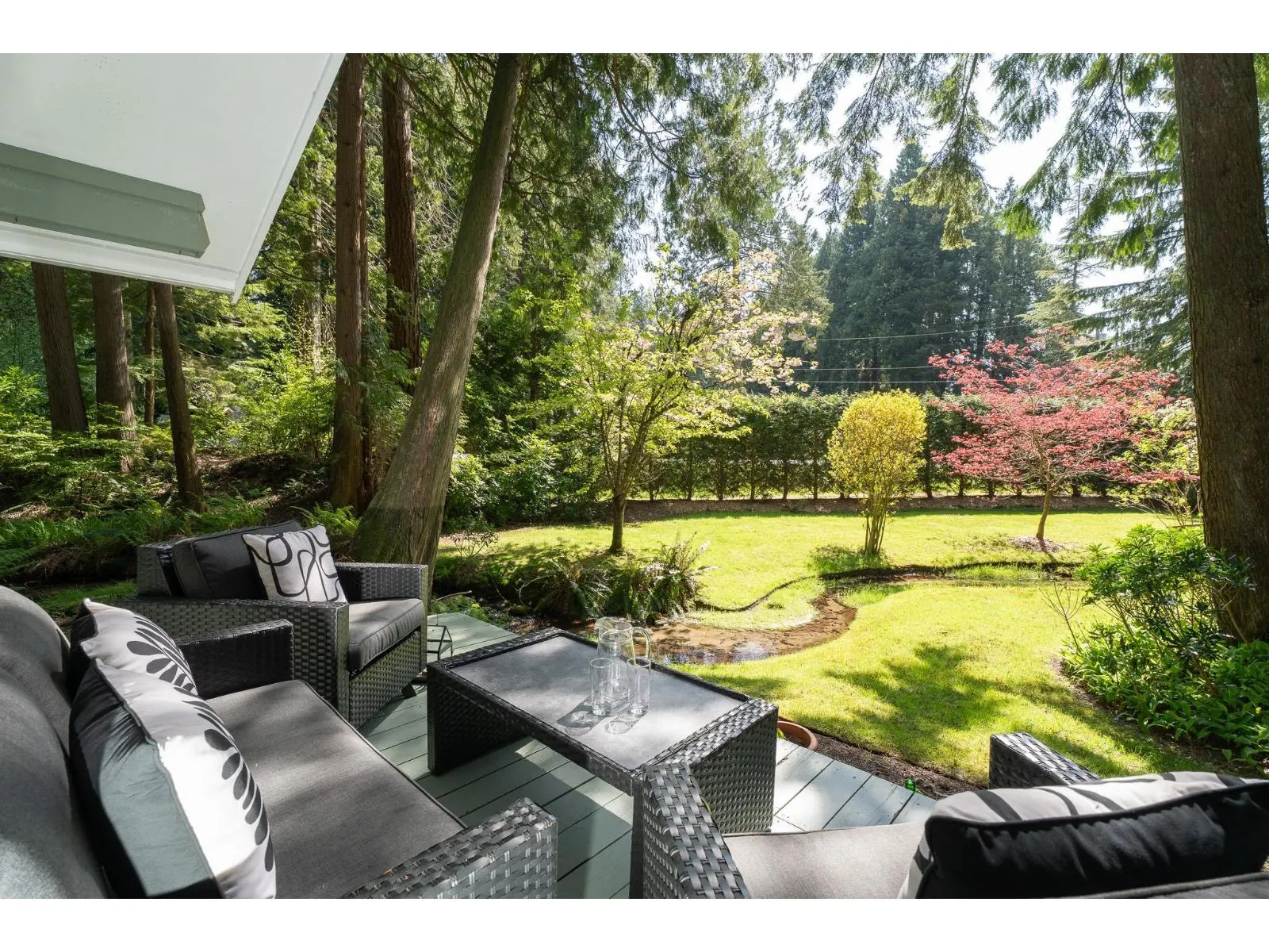 18 CLOVERMEADOW CRESCENT