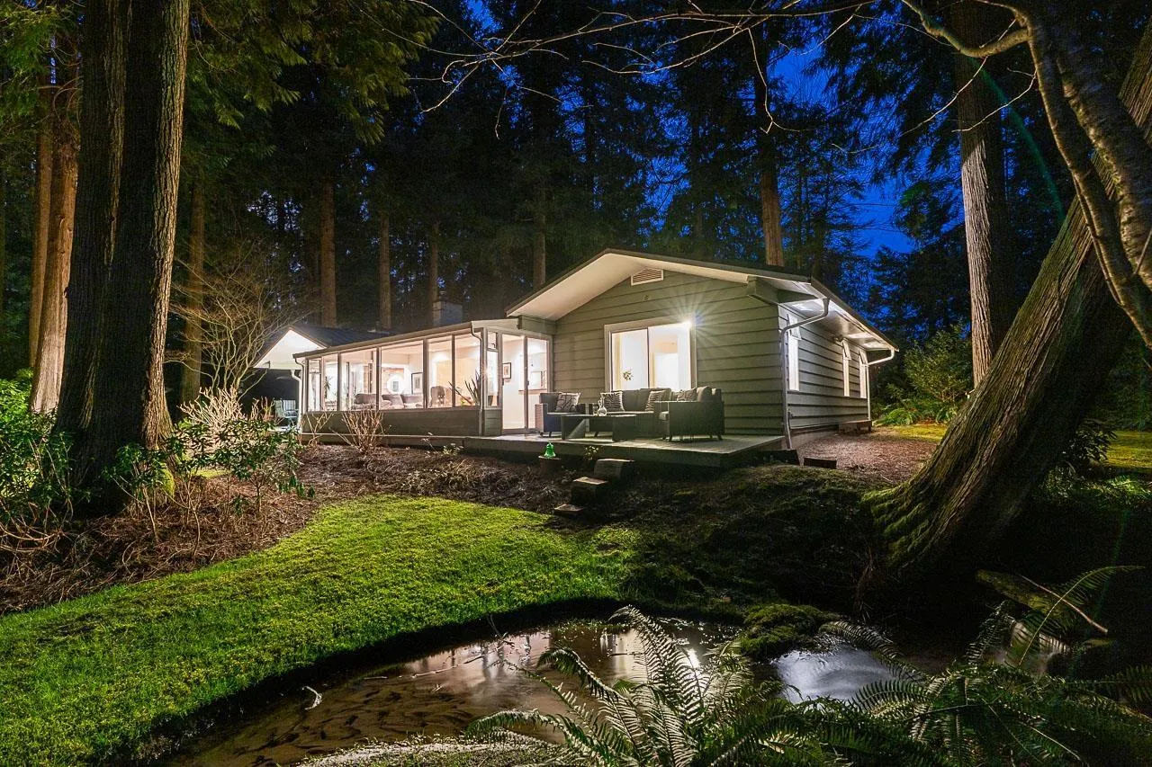 18 CLOVERMEADOW CRESCENT