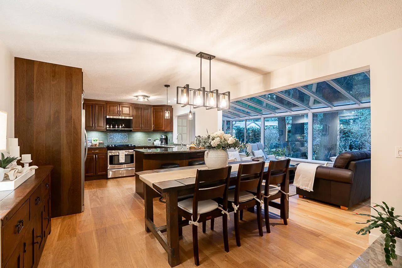 18 CLOVERMEADOW CRESCENT
