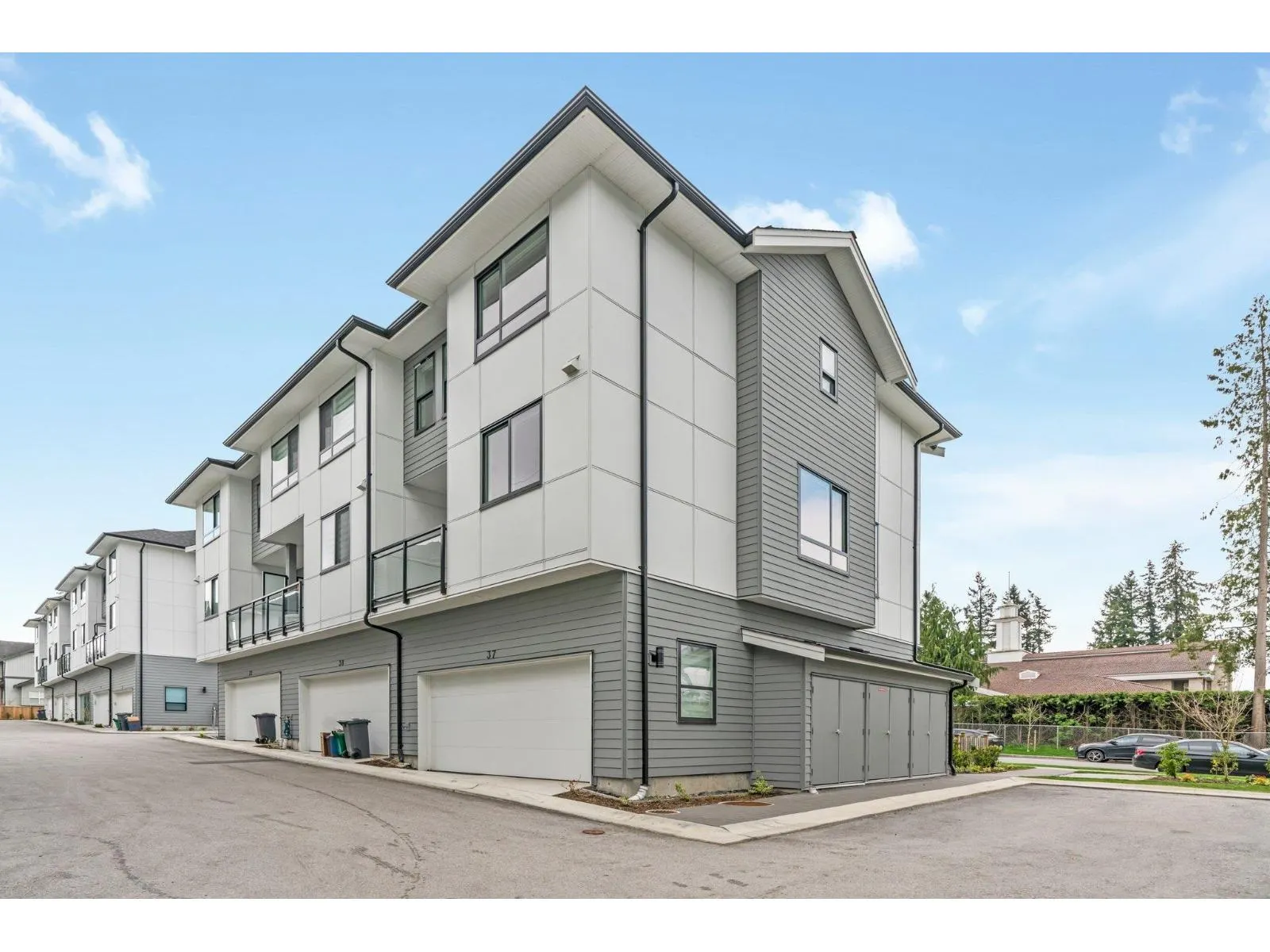 37 12635 63 AVENUE