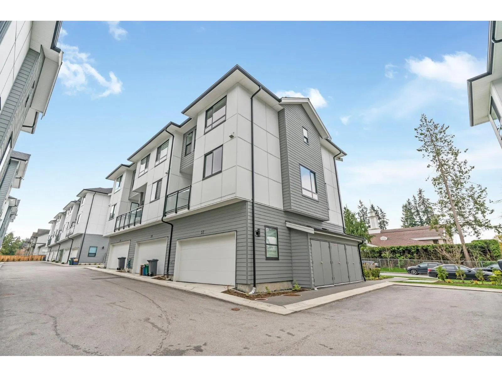 37 12635 63 AVENUE