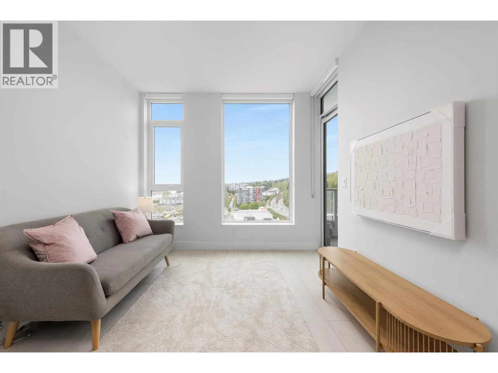 1304 3438 SAWMILL CRESCENT