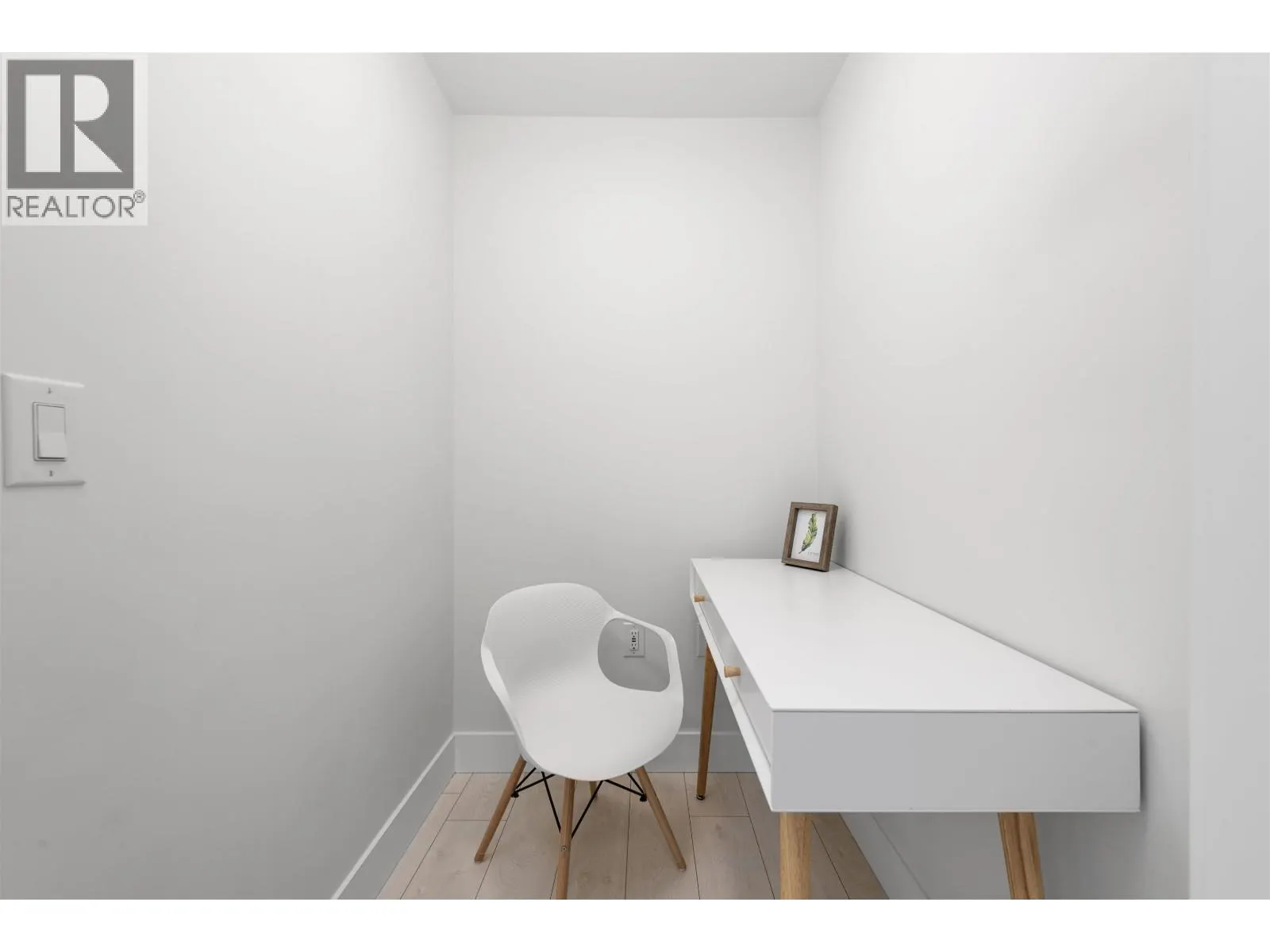 1304 3438 SAWMILL CRESCENT