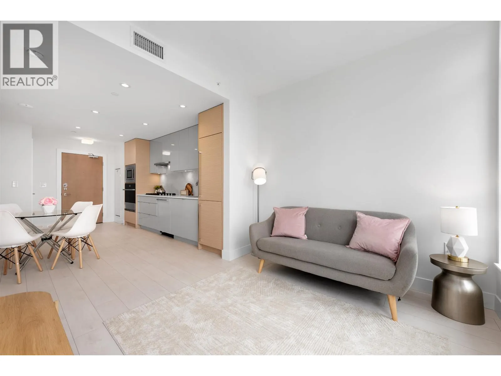 1304 3438 SAWMILL CRESCENT