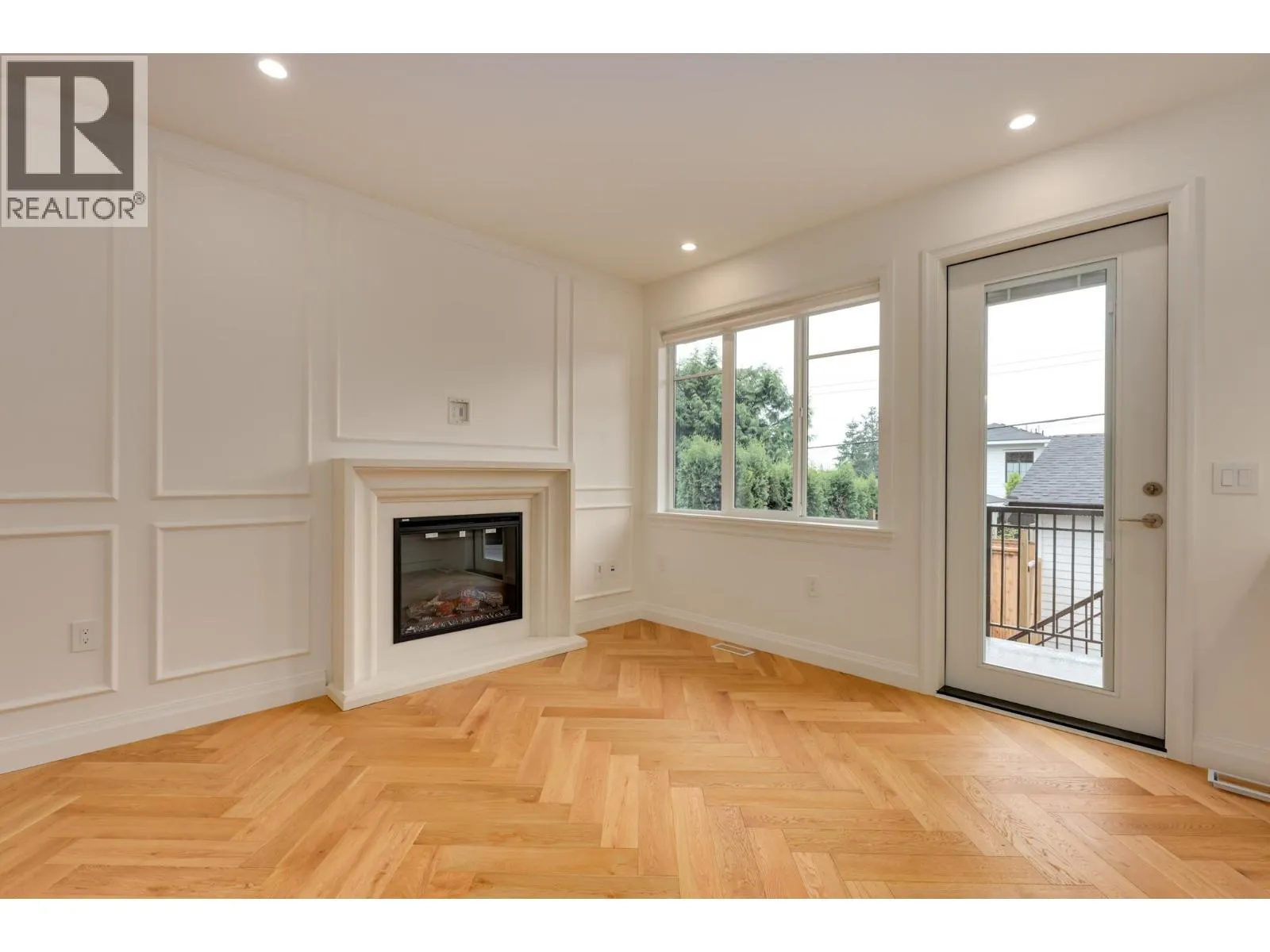 261 E 23RD STREET