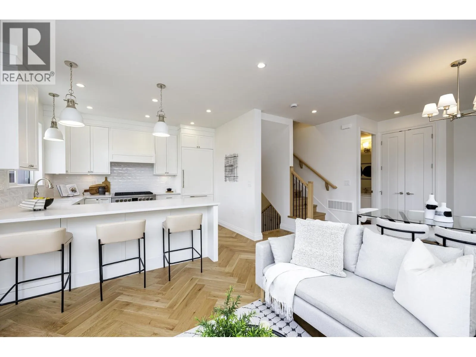 261 E 23RD STREET
