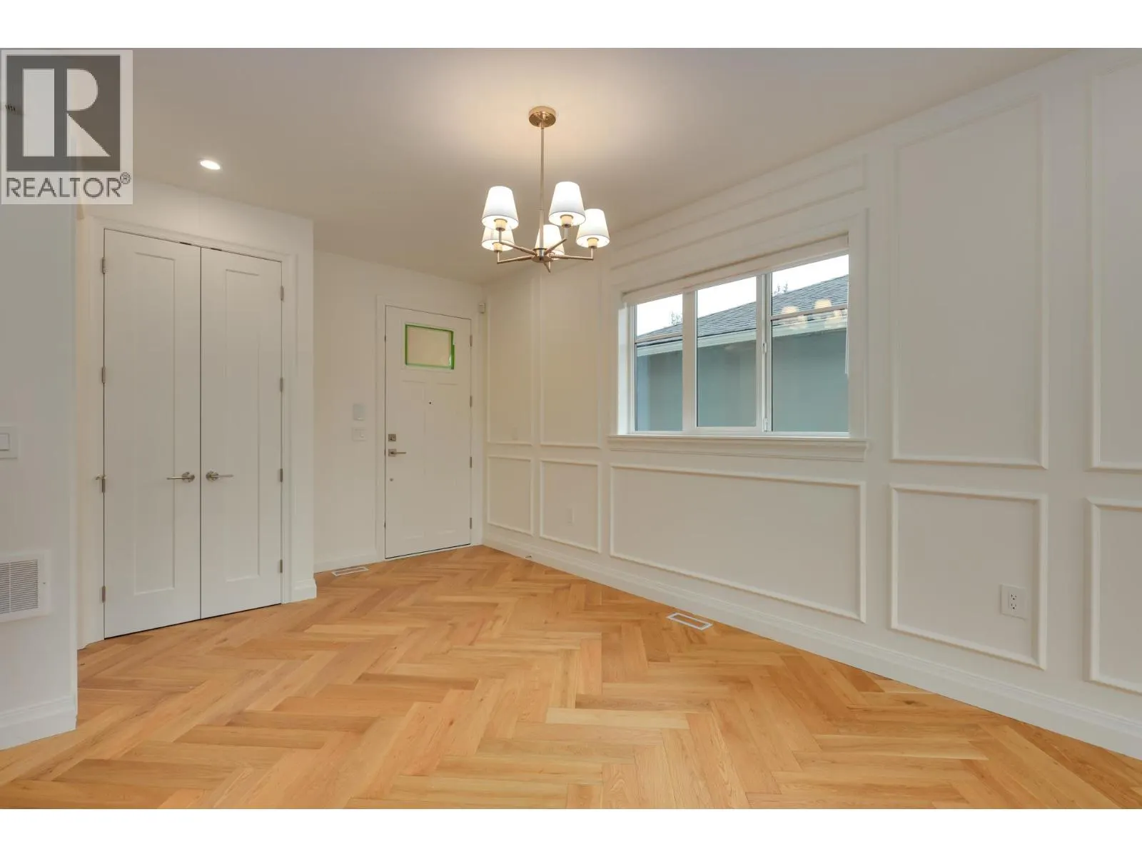 261 E 23RD STREET