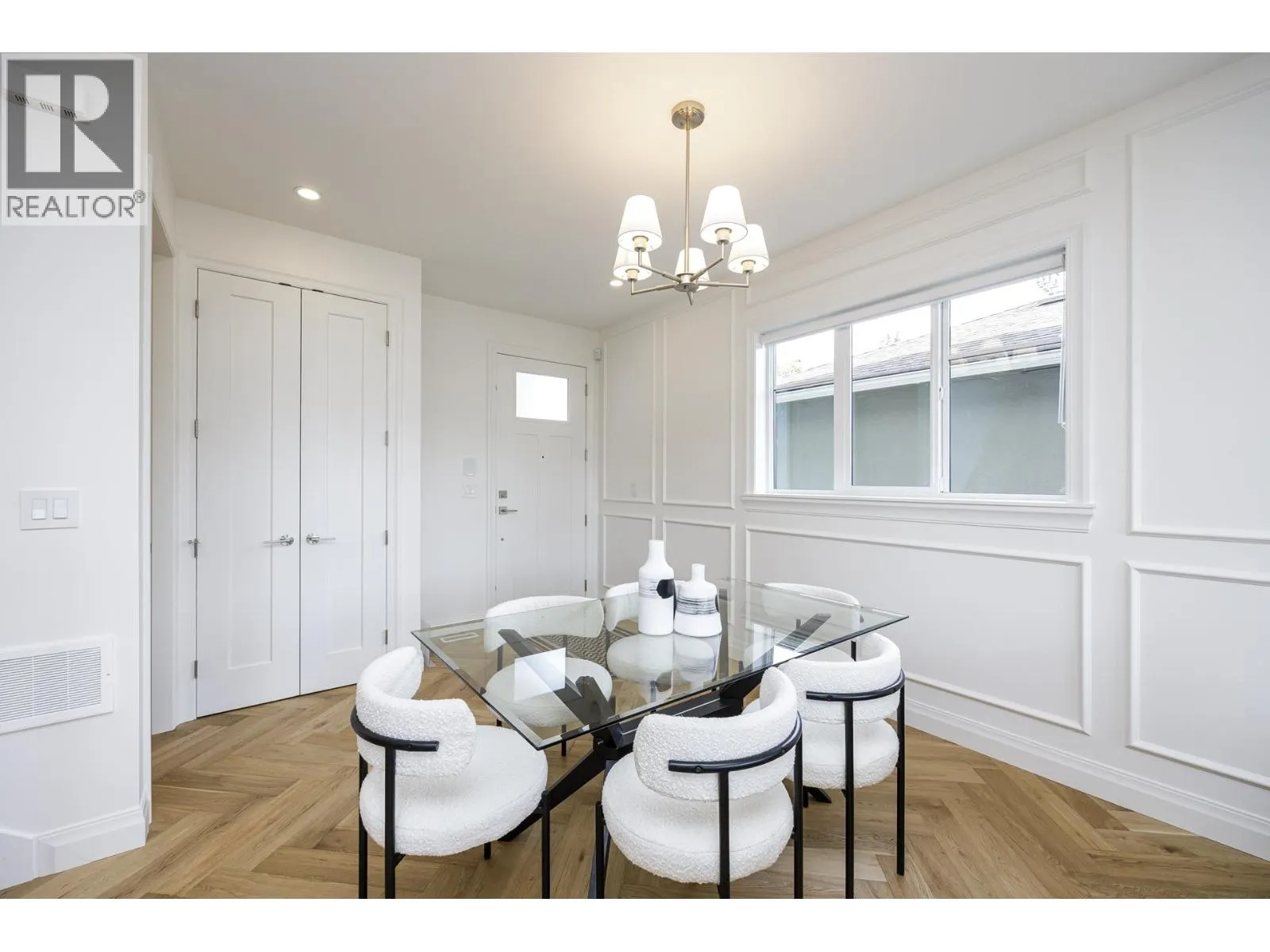 261 E 23RD STREET