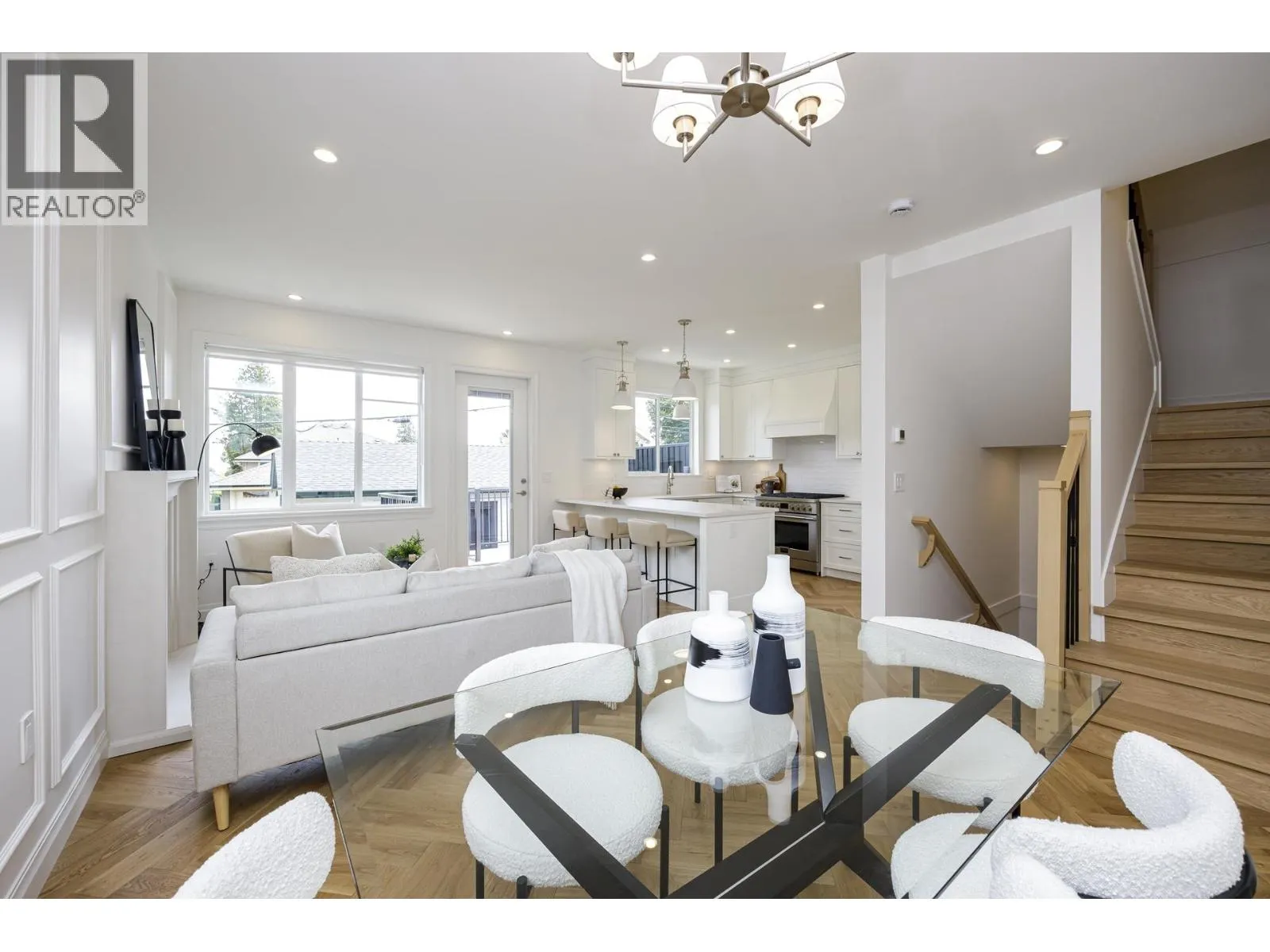 261 E 23RD STREET