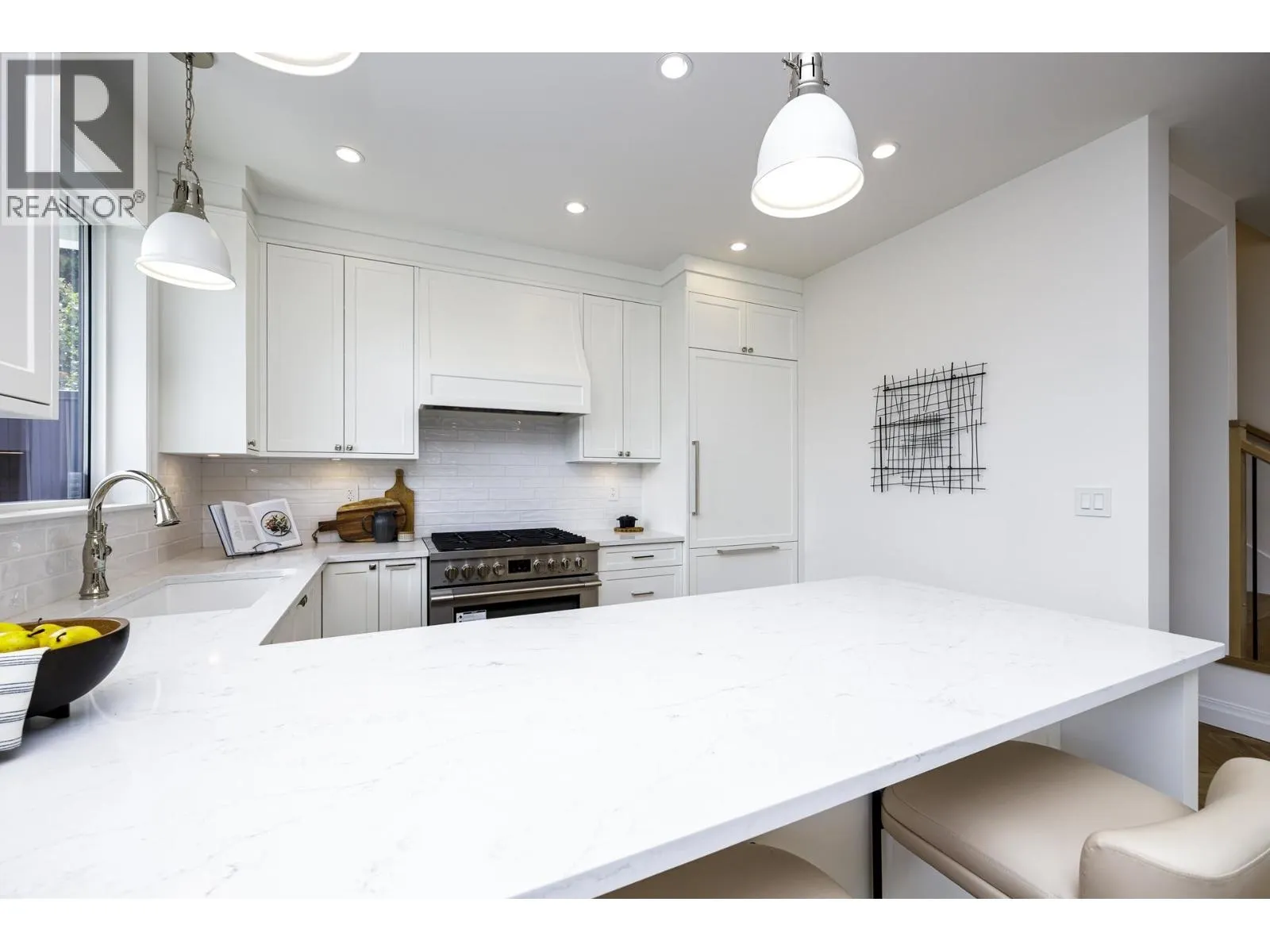 261 E 23RD STREET