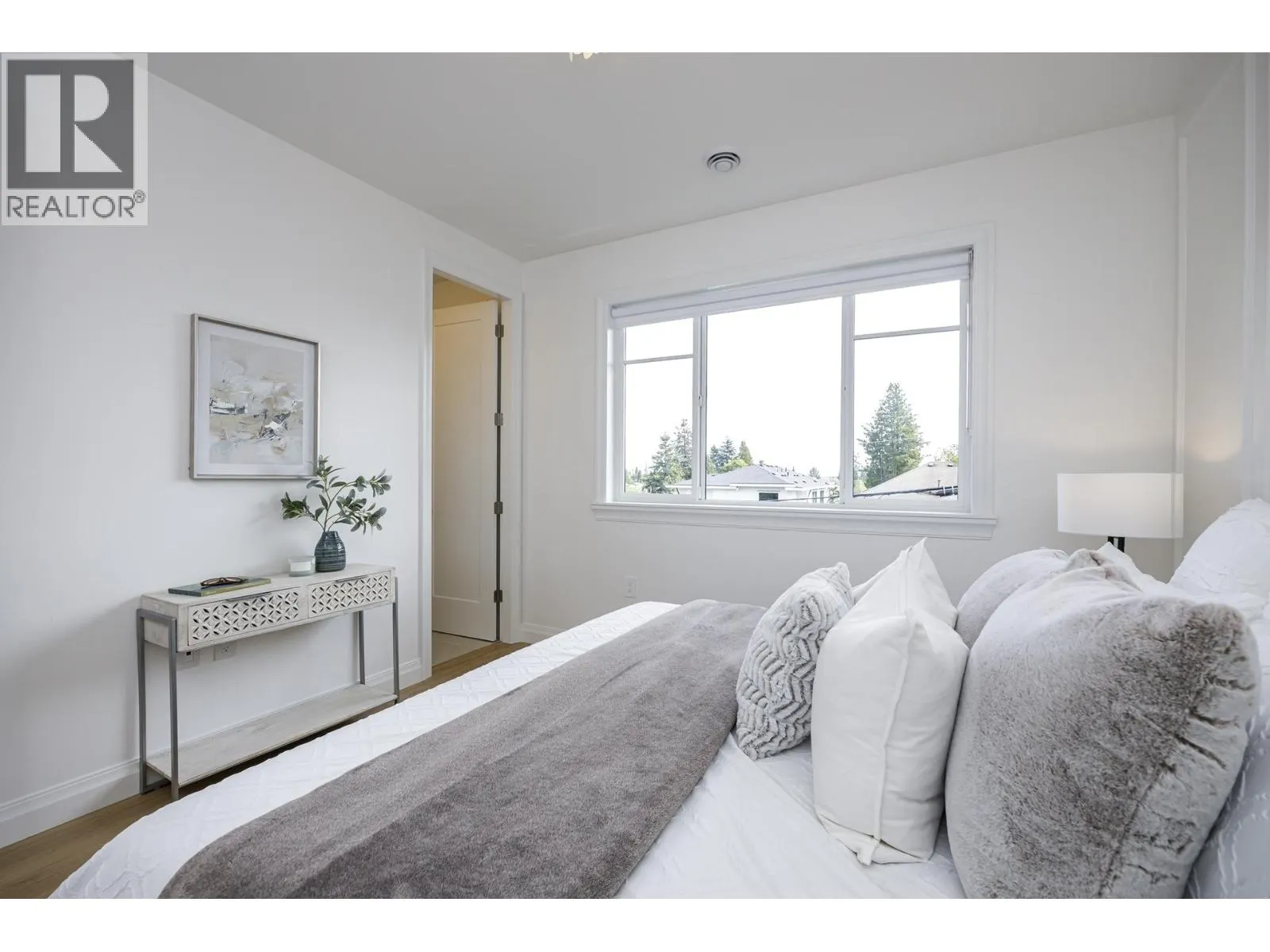 261 E 23RD STREET