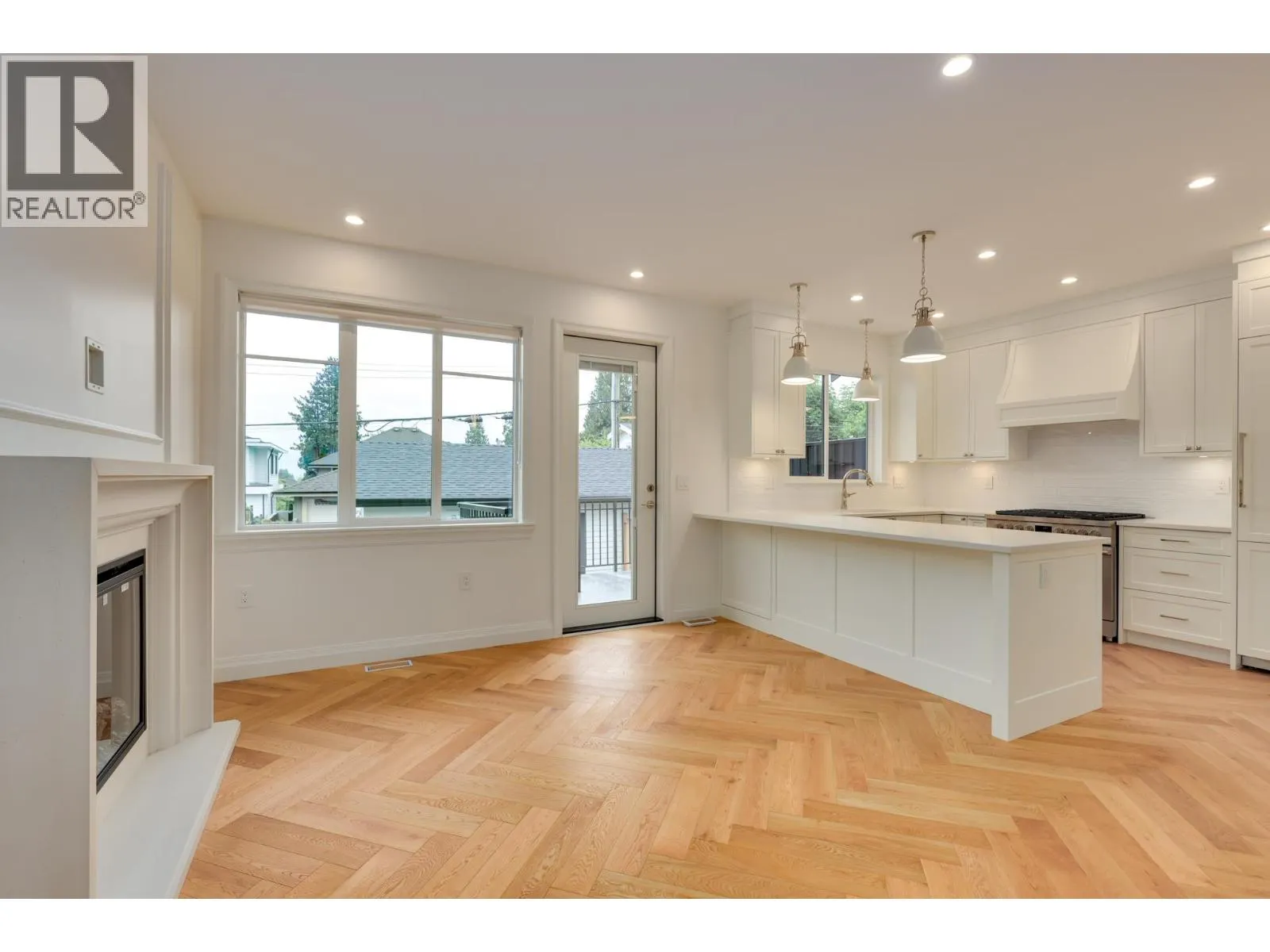 261 E 23RD STREET