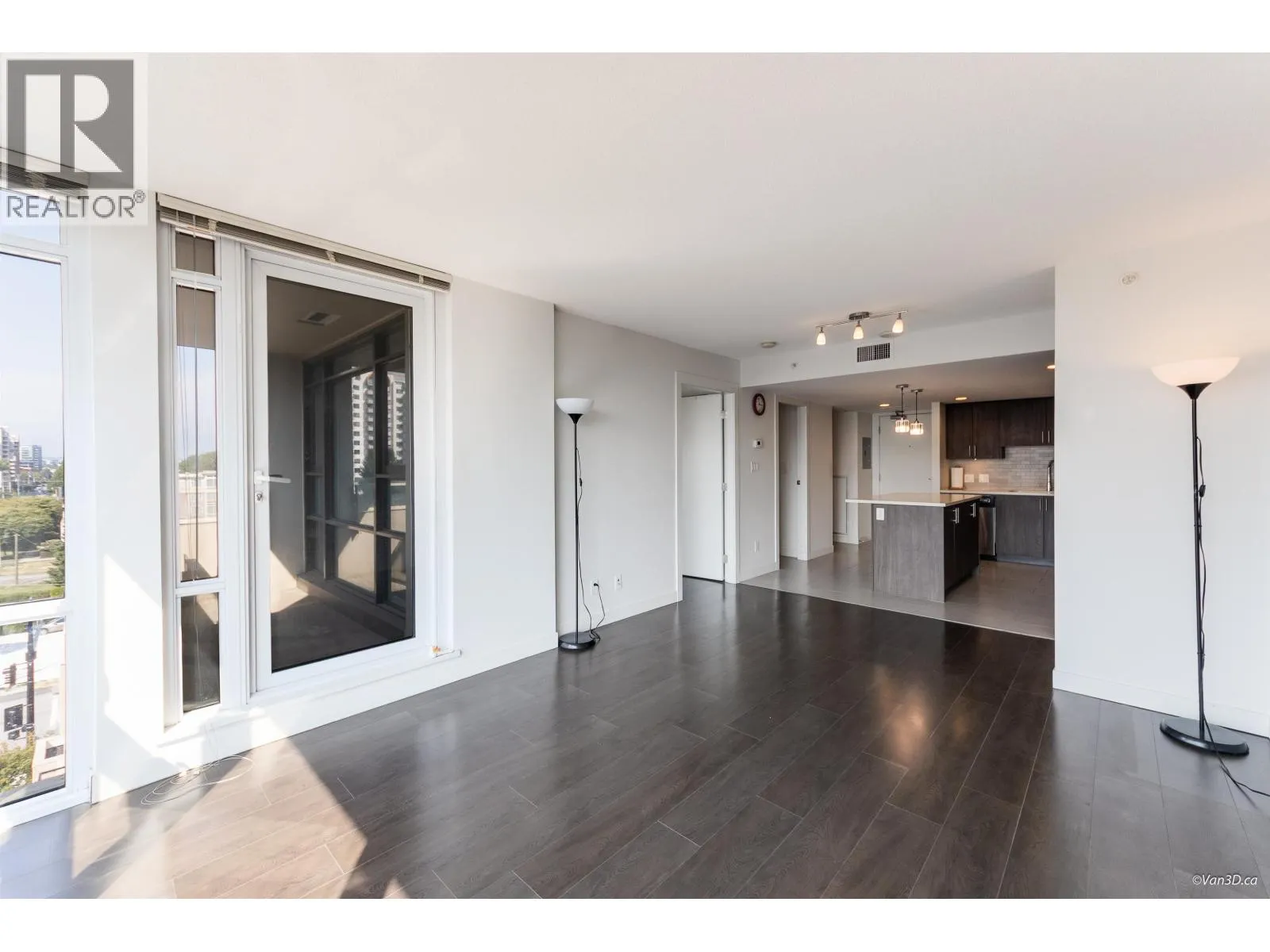 806 6888 COONEY ROAD