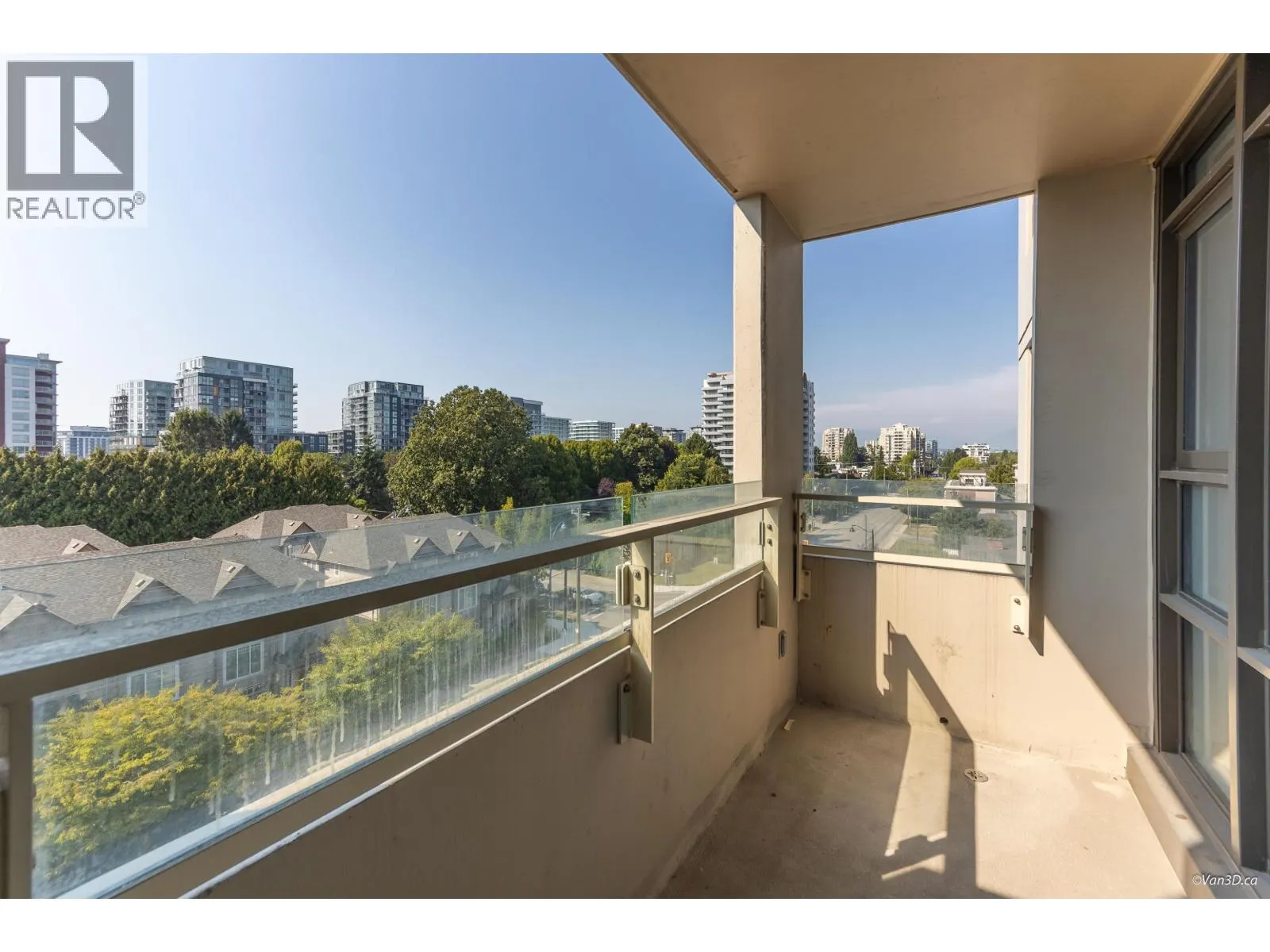 806 6888 COONEY ROAD