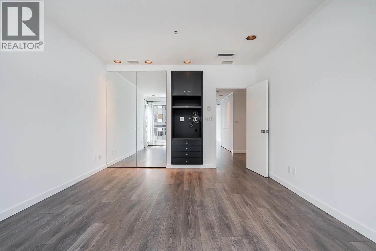 PH1 1060 ALBERNI STREET