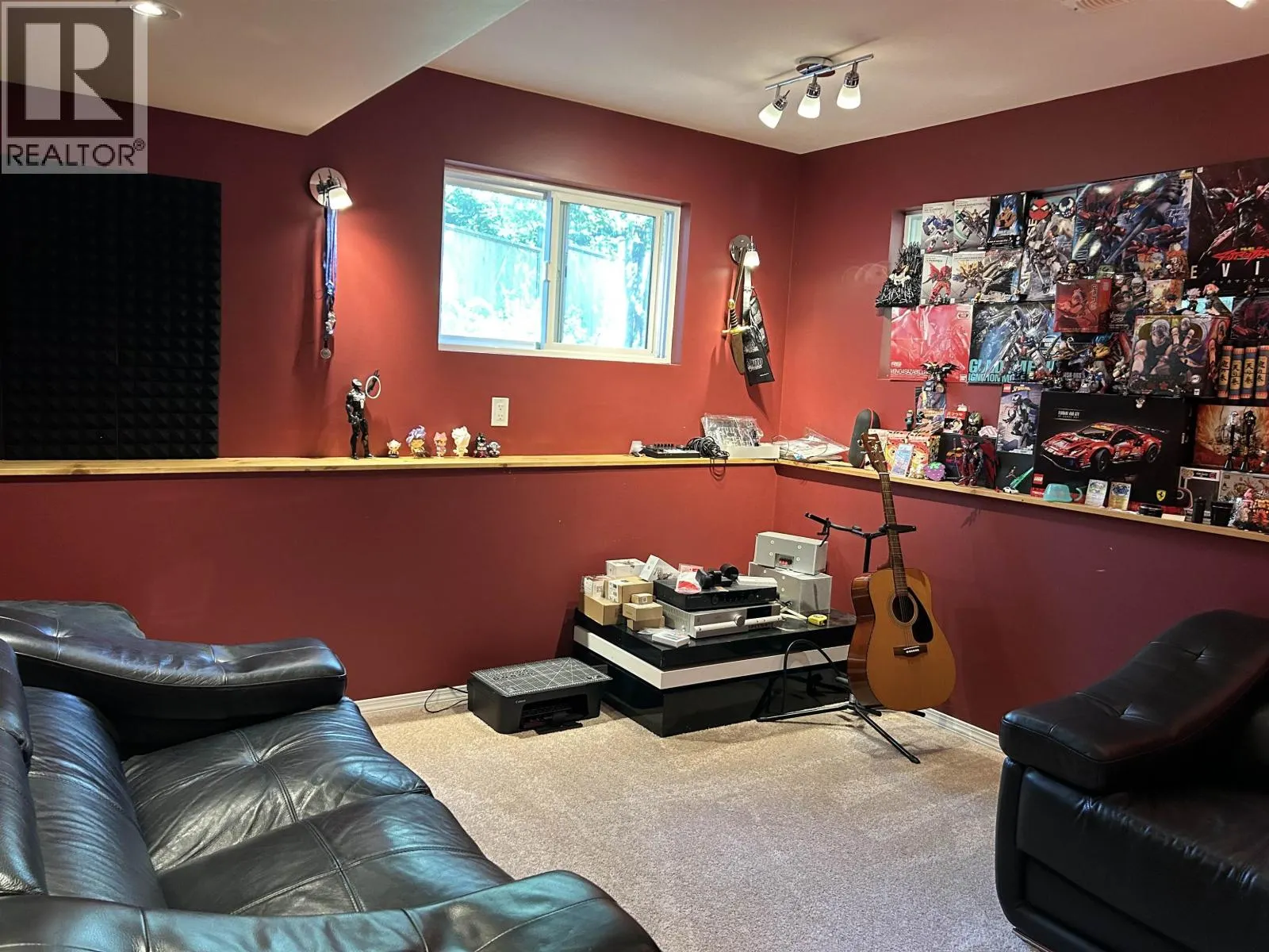 1455 FLORA PLACE