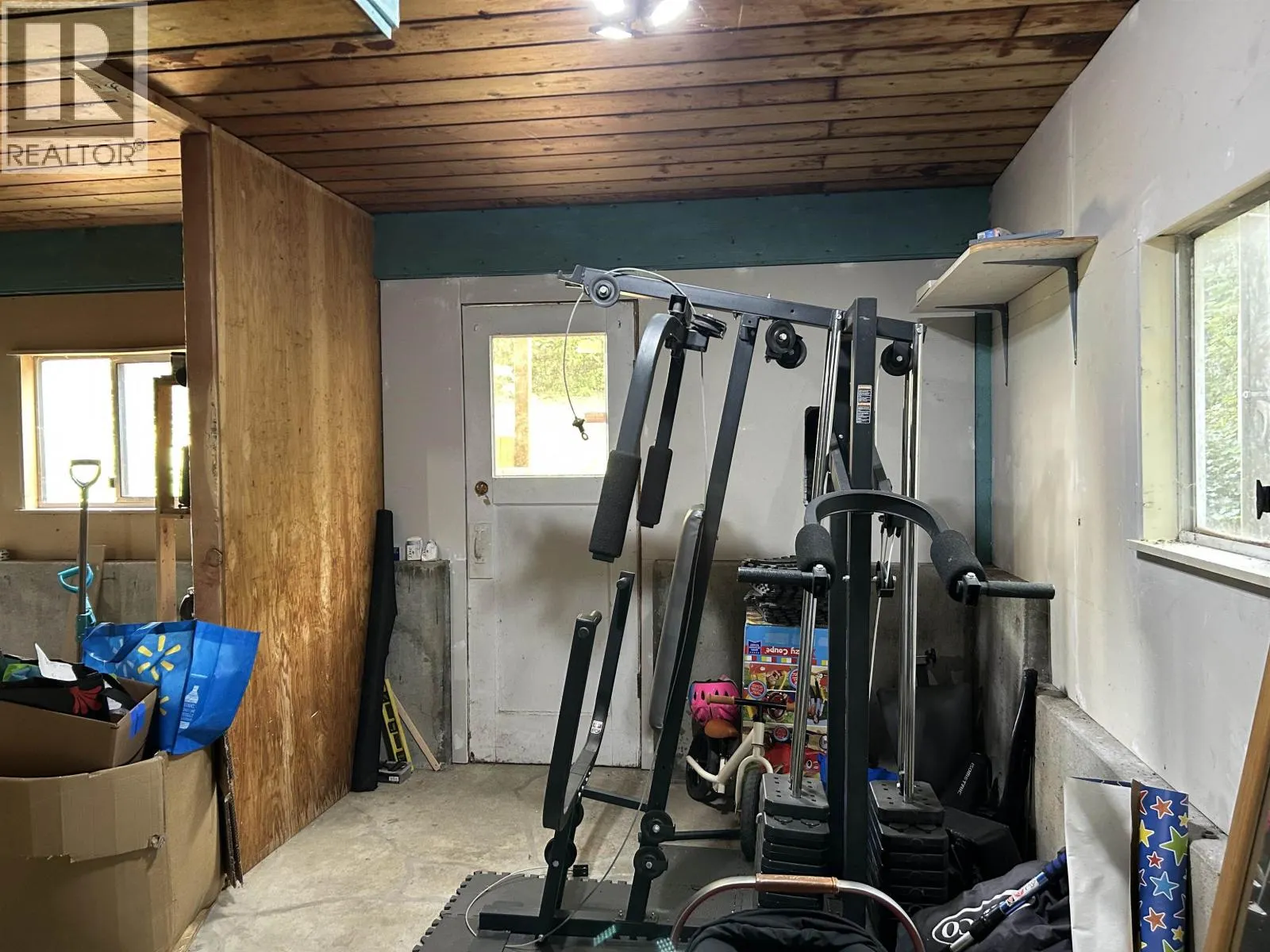 1455 FLORA PLACE