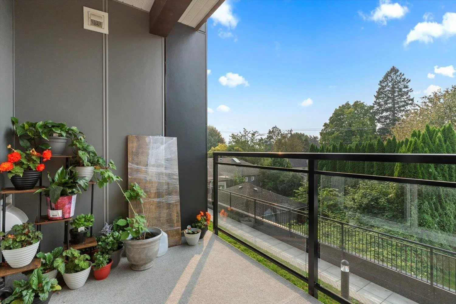 209 9450 ROBSON STREET|Chilliwack Proper West