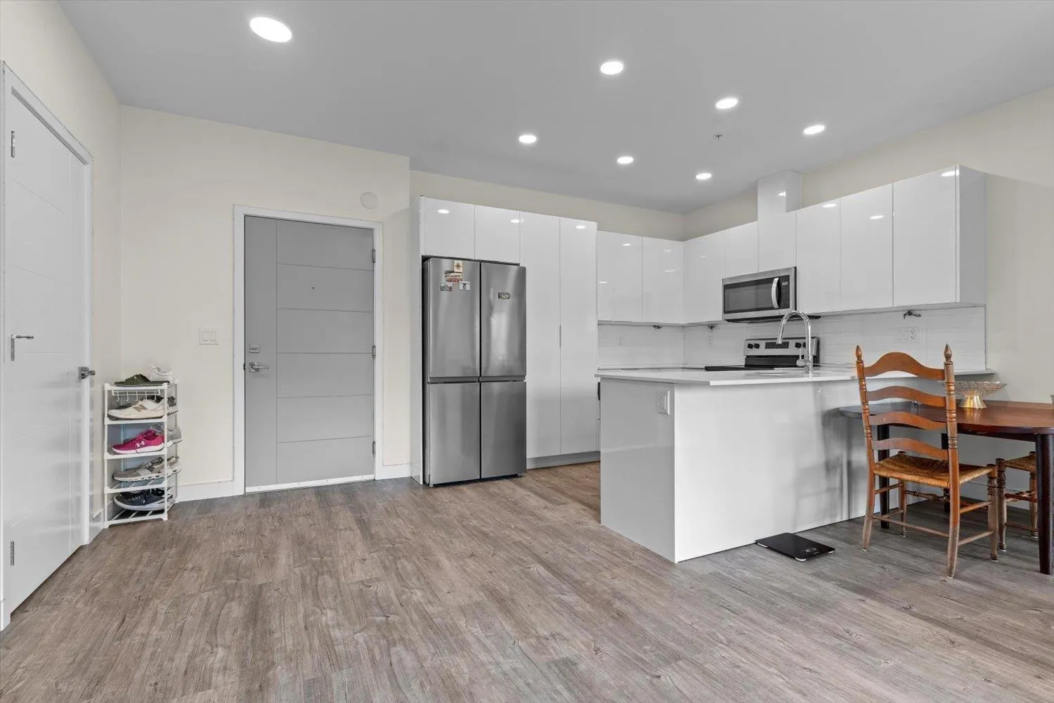 209 9450 ROBSON STREET|Chilliwack Proper West