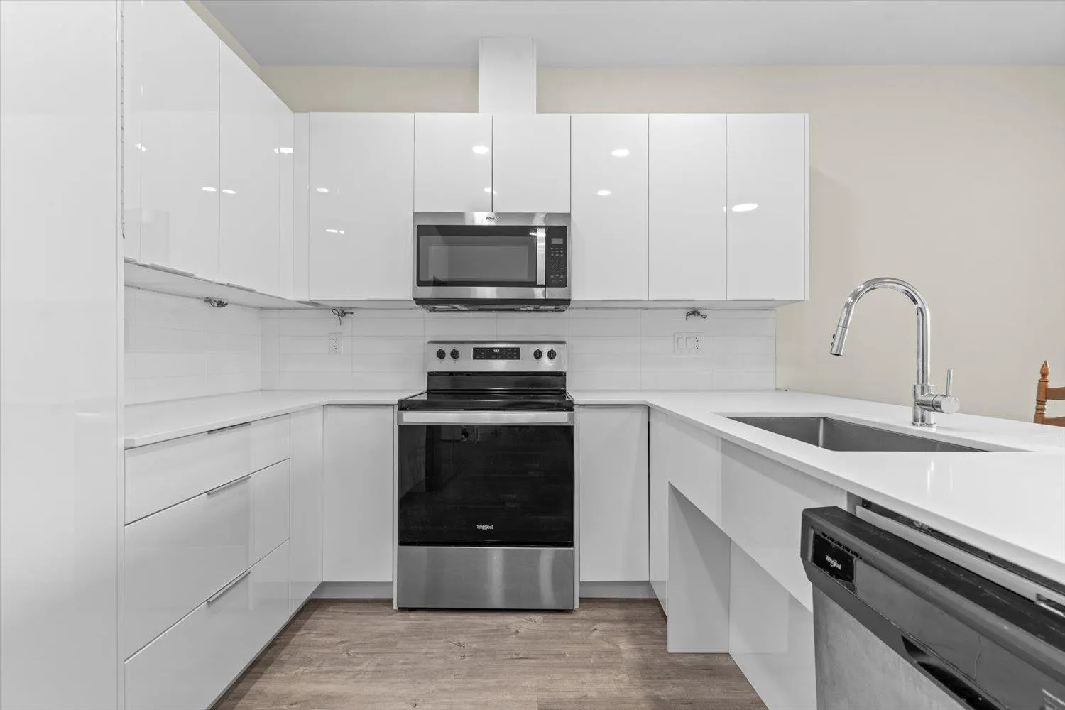 209 9450 ROBSON STREET|Chilliwack Proper West