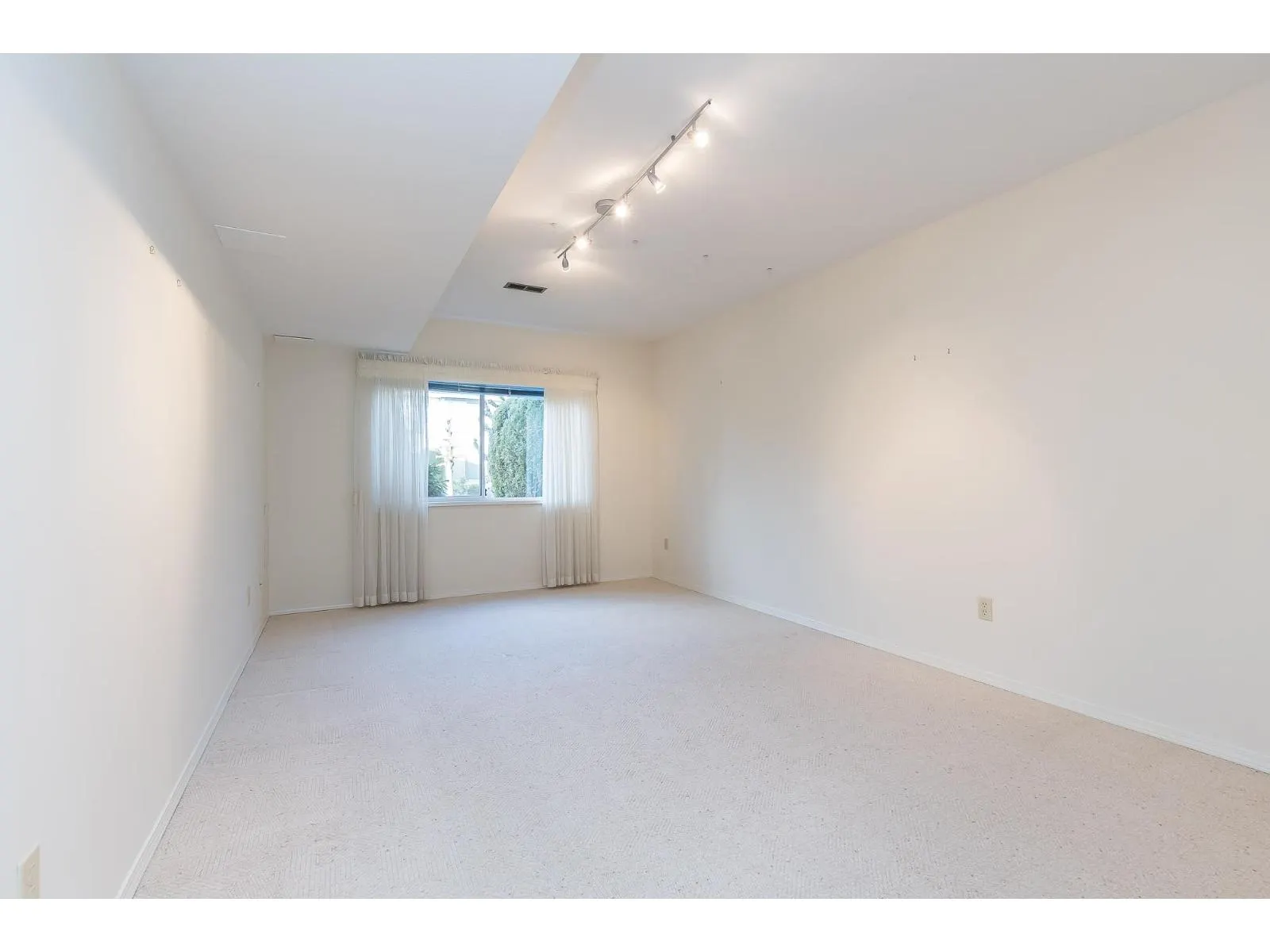 26 33922 KING ROAD