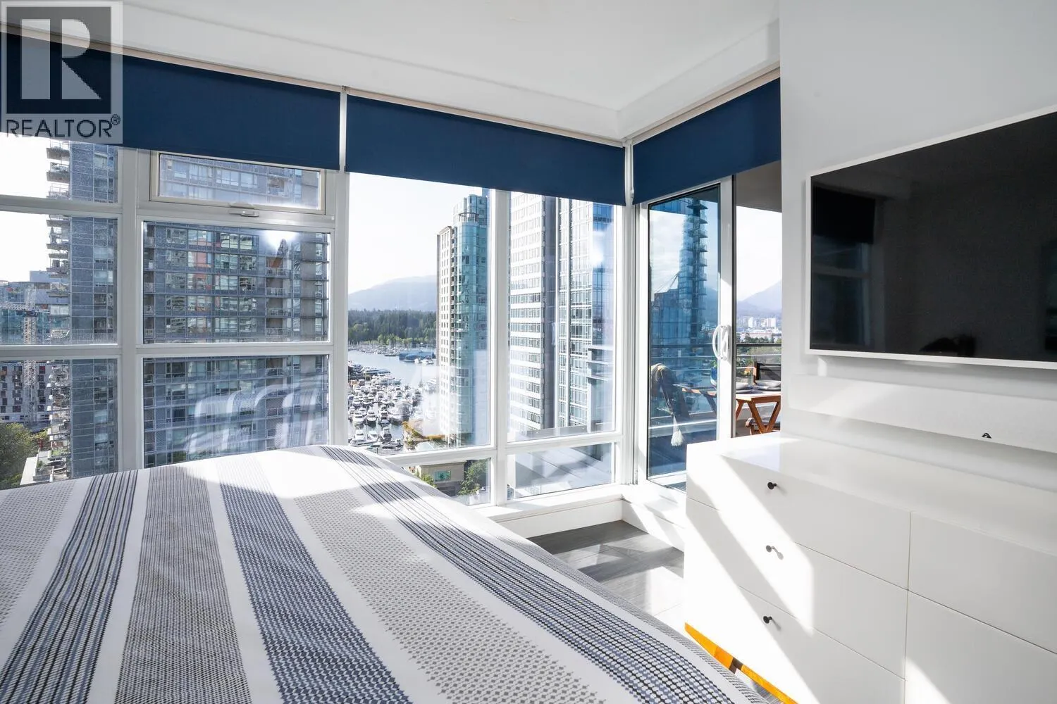 1702 1205 W HASTINGS STREET