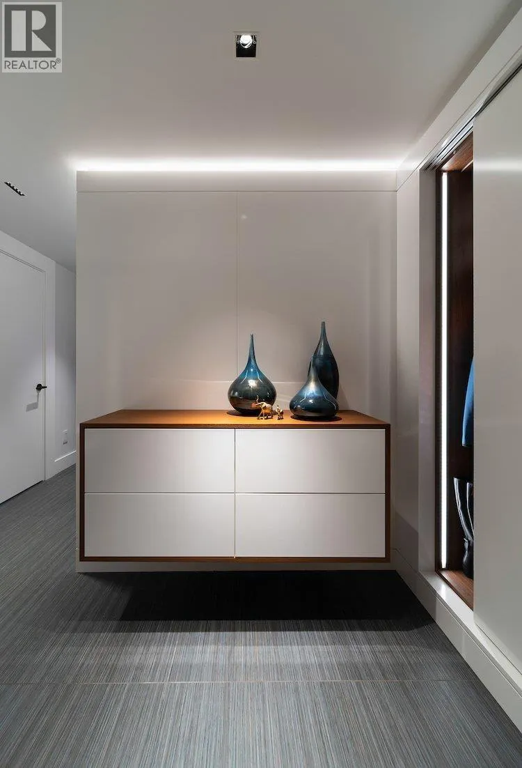 1702 1205 W HASTINGS STREET