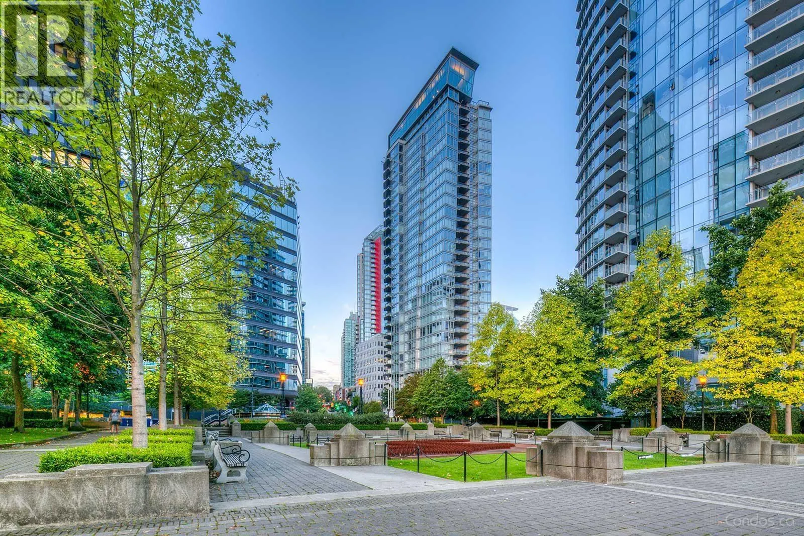 1702 1205 W HASTINGS STREET
