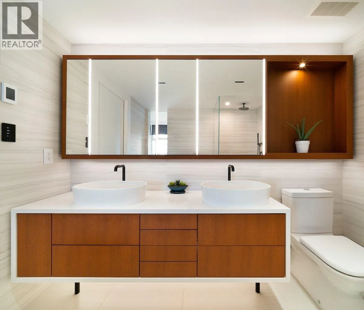 1702 1205 W HASTINGS STREET