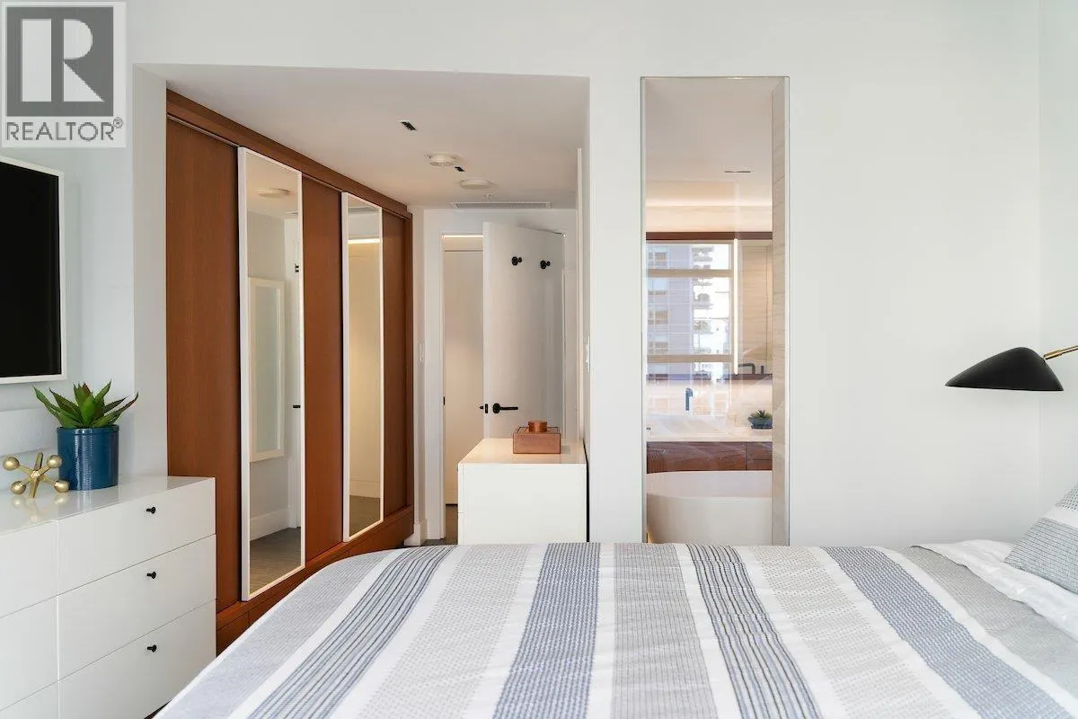 1702 1205 W HASTINGS STREET