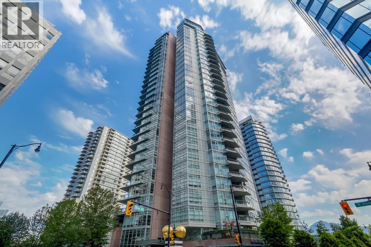1702 1205 W HASTINGS STREET