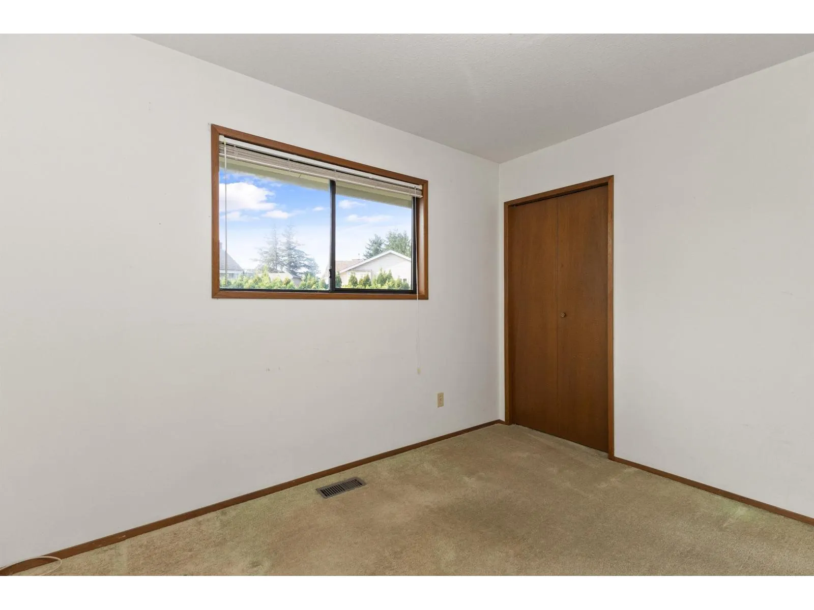 3783 NANAIMO CRESCENT
