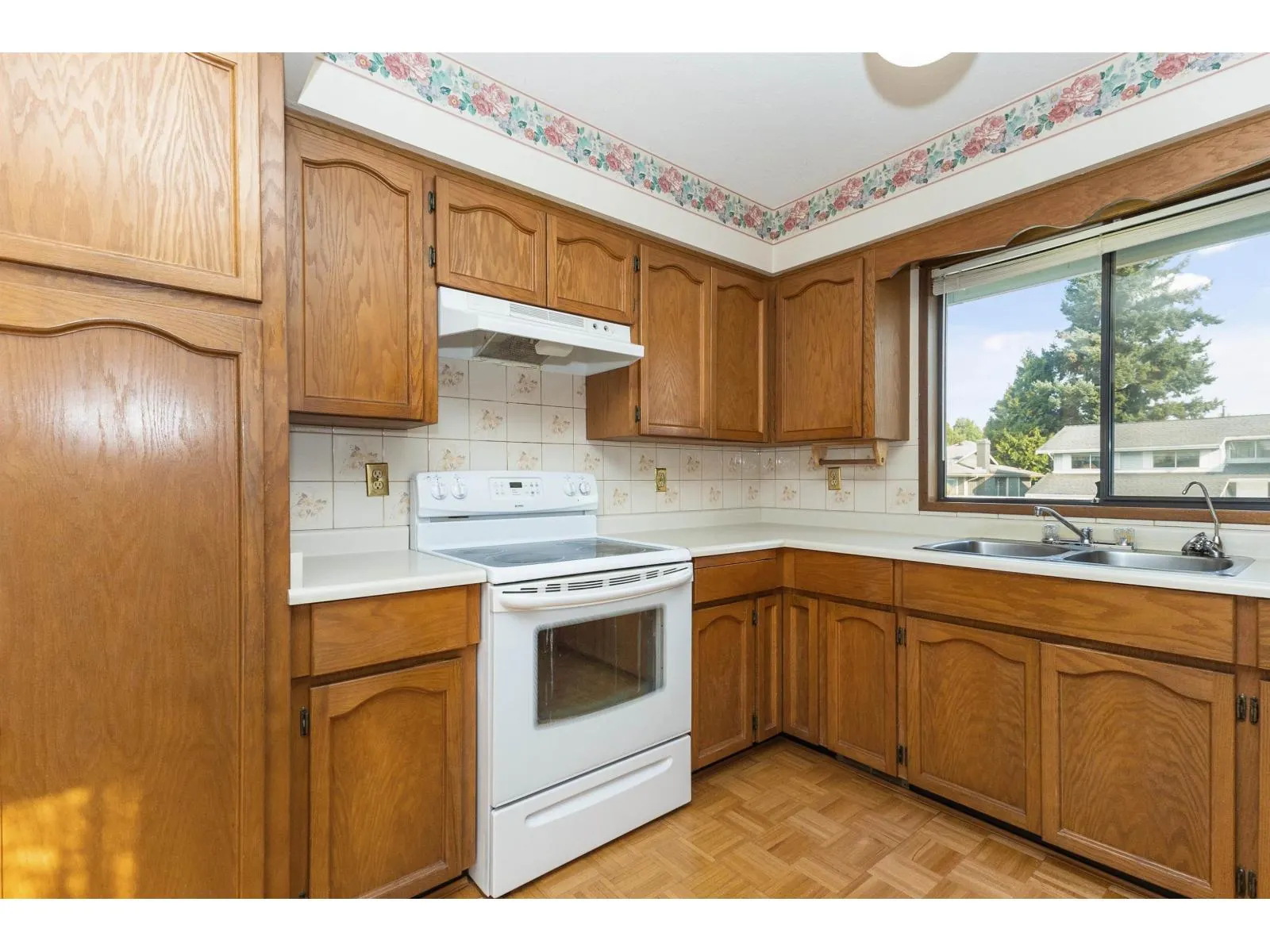 3783 NANAIMO CRESCENT