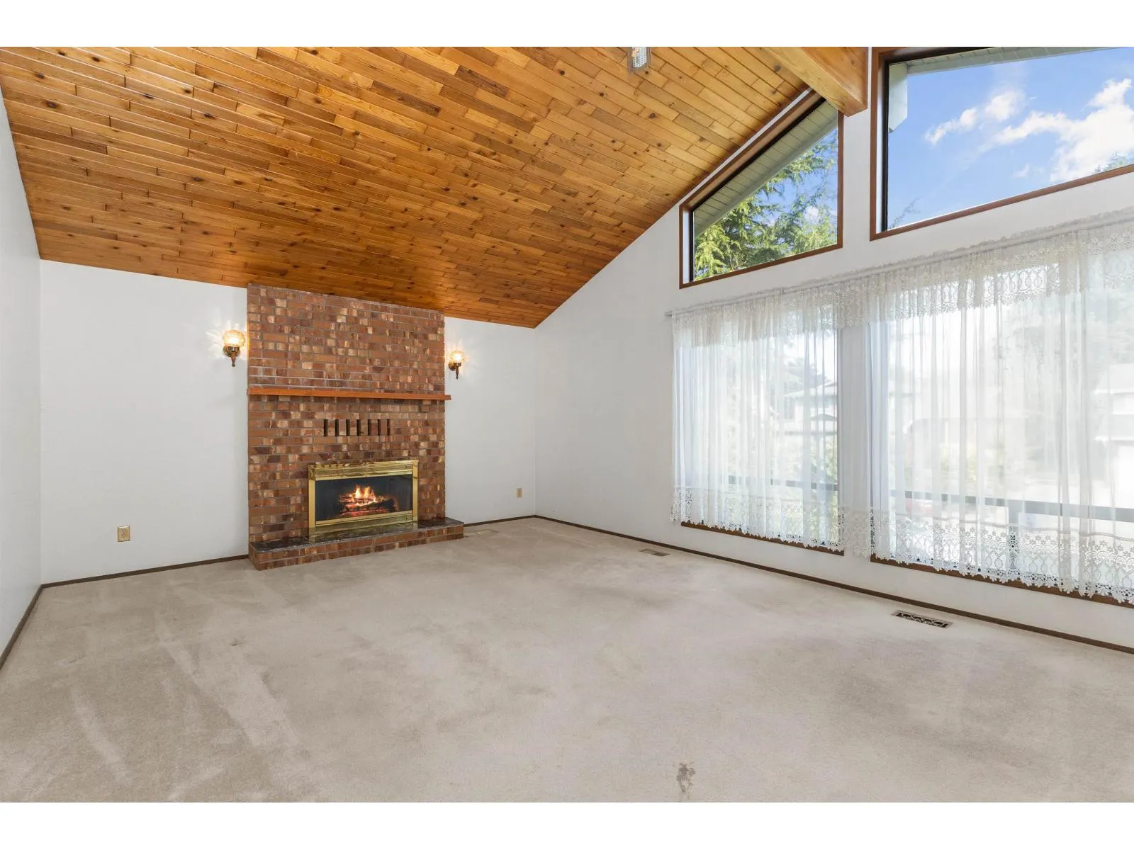 3783 NANAIMO CRESCENT