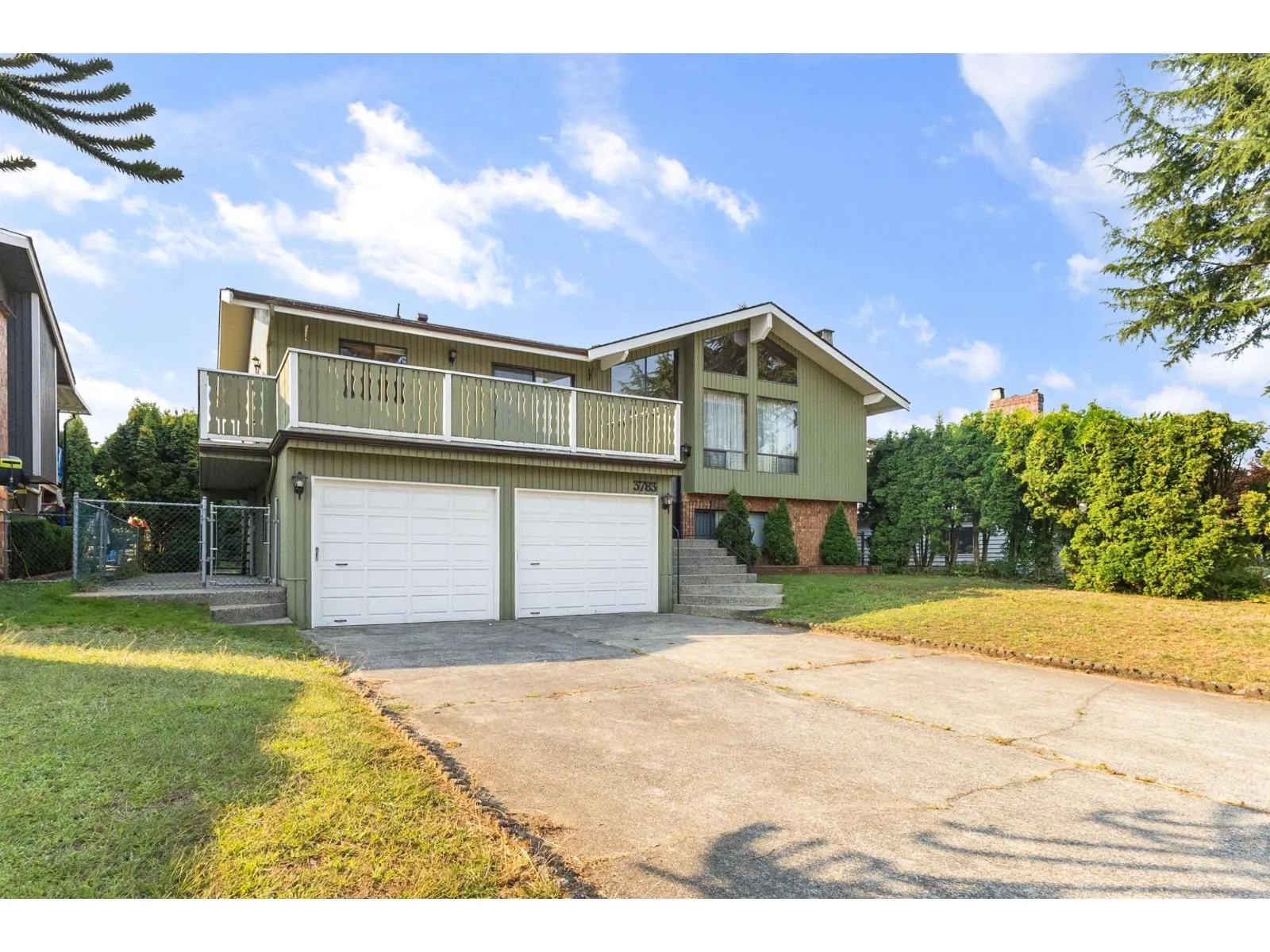 3783 NANAIMO CRESCENT