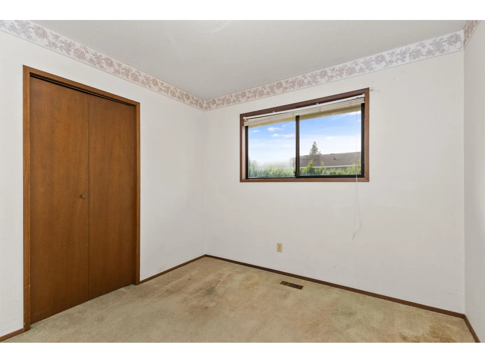 3783 NANAIMO CRESCENT