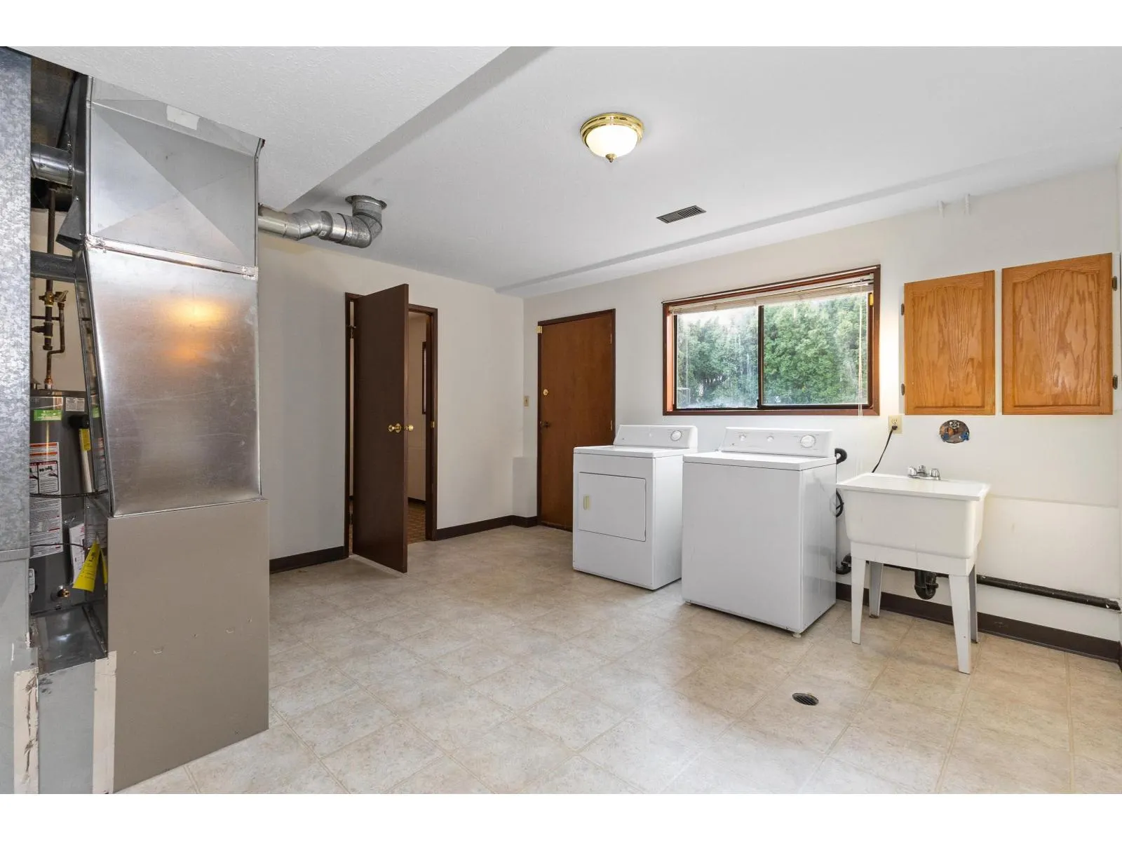 3783 NANAIMO CRESCENT