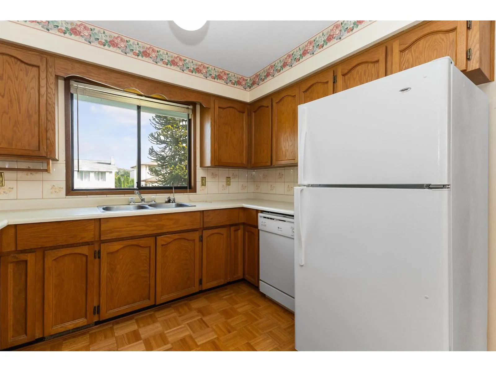 3783 NANAIMO CRESCENT