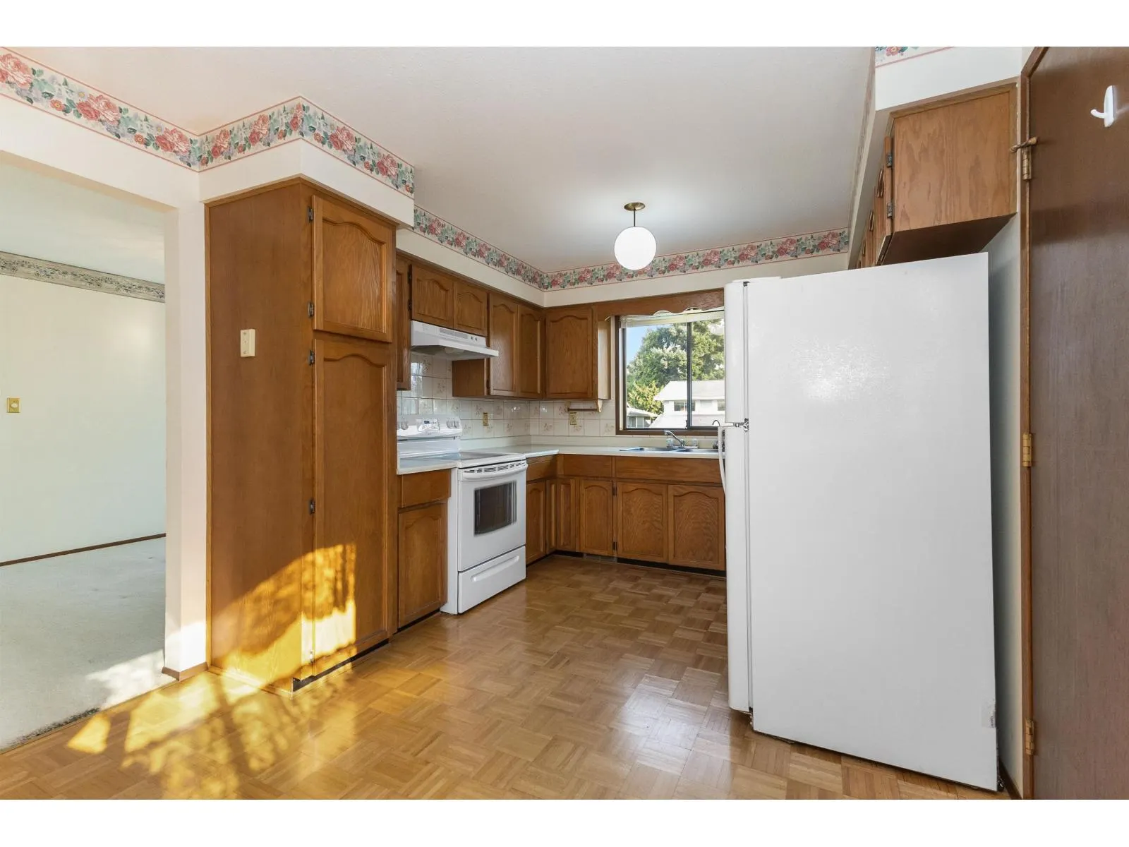 3783 NANAIMO CRESCENT