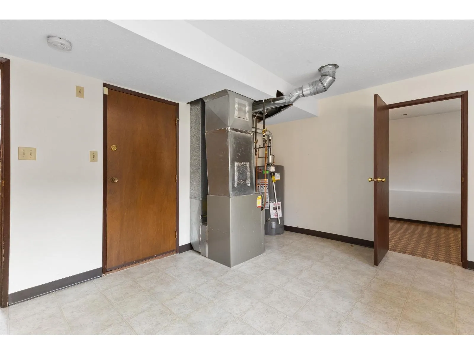 3783 NANAIMO CRESCENT