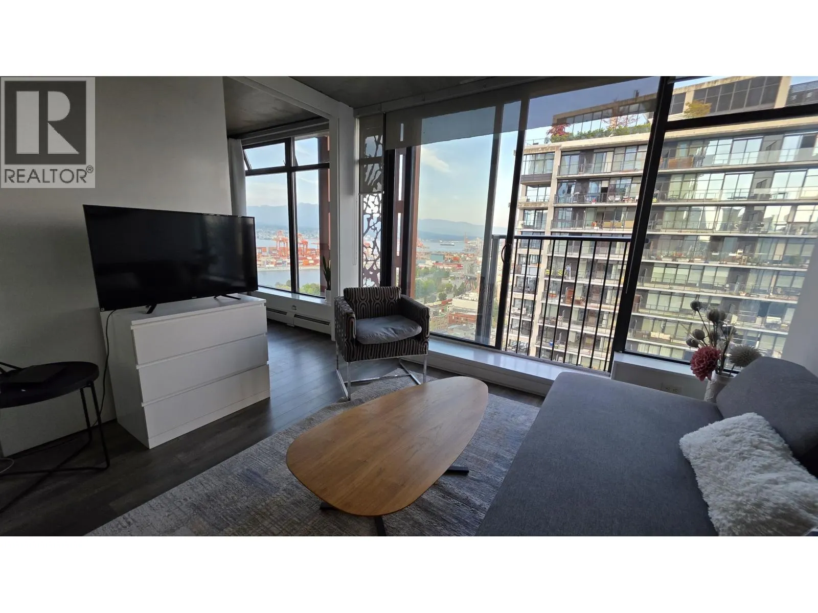 3005 128 W CORDOVA STREET