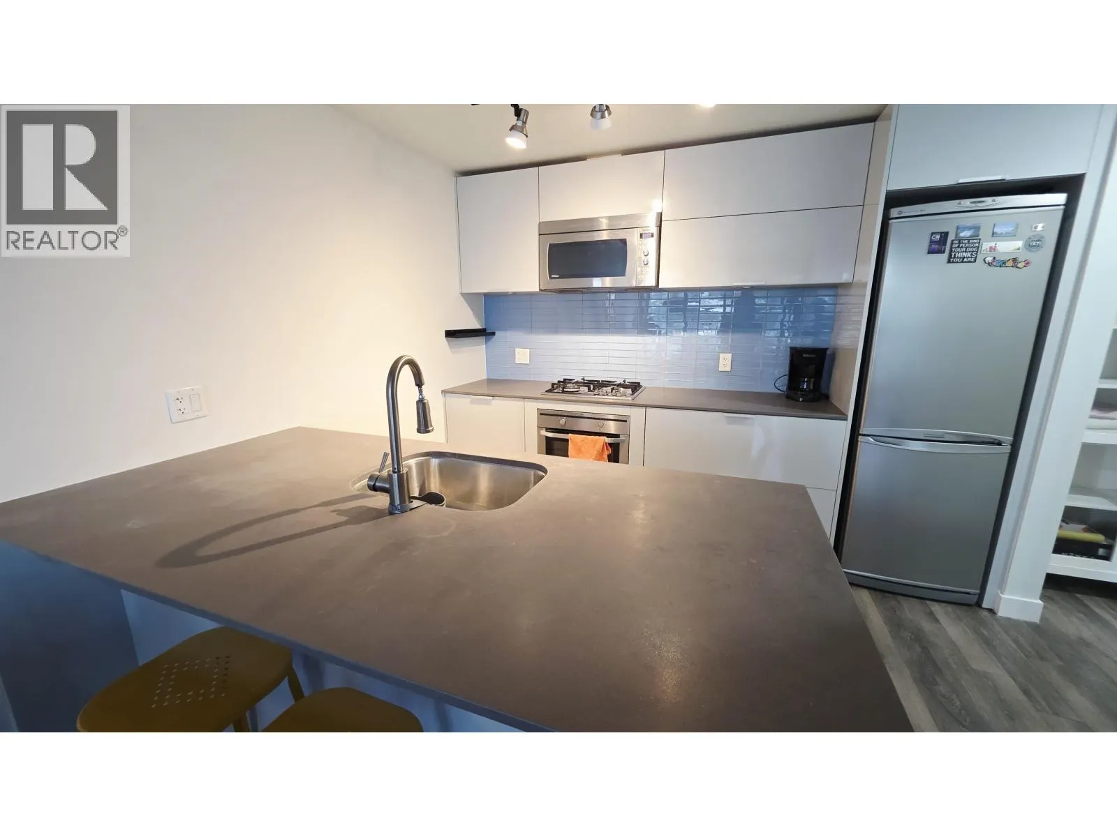 3005 128 W CORDOVA STREET