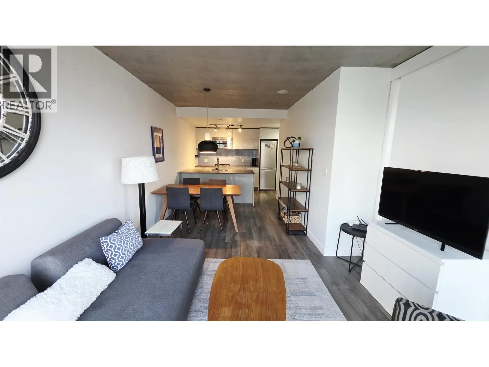 3005 128 W CORDOVA STREET