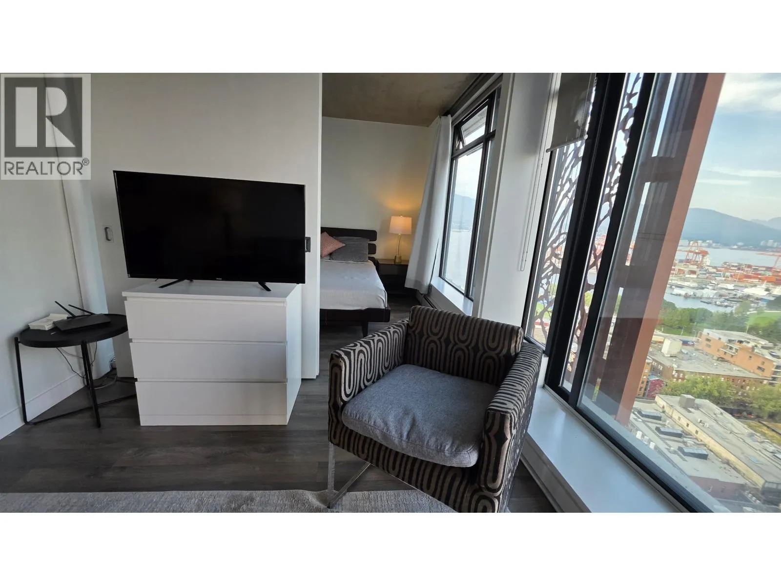 3005 128 W CORDOVA STREET