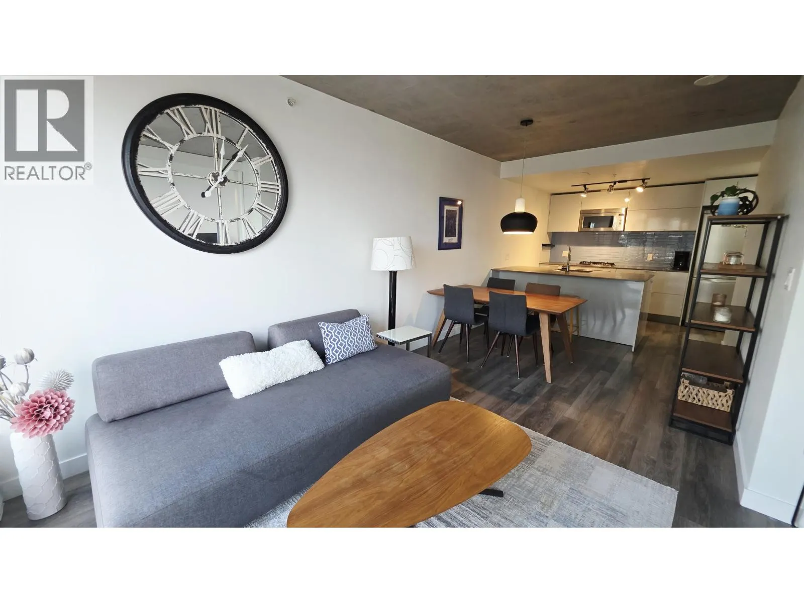 3005 128 W CORDOVA STREET