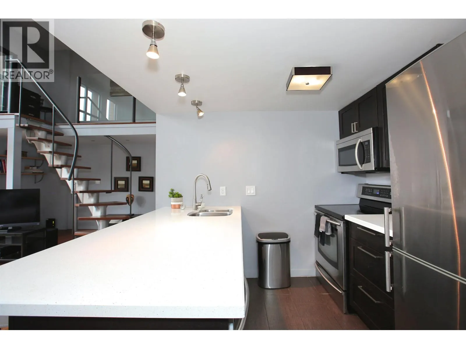 511 22 E CORDOVA STREET