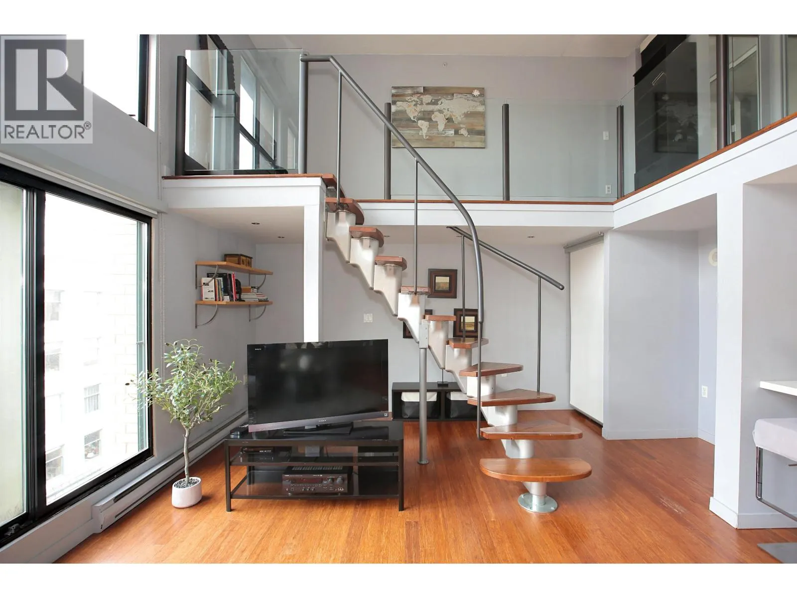 511 22 E CORDOVA STREET