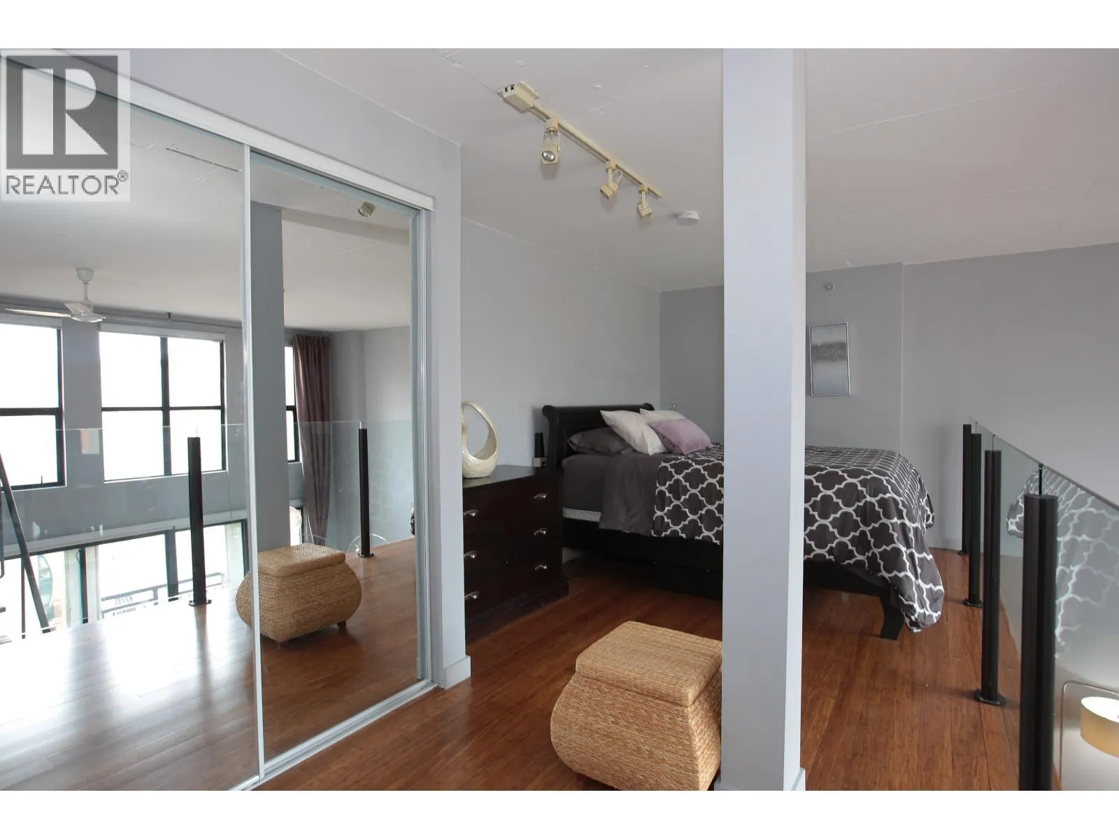 511 22 E CORDOVA STREET