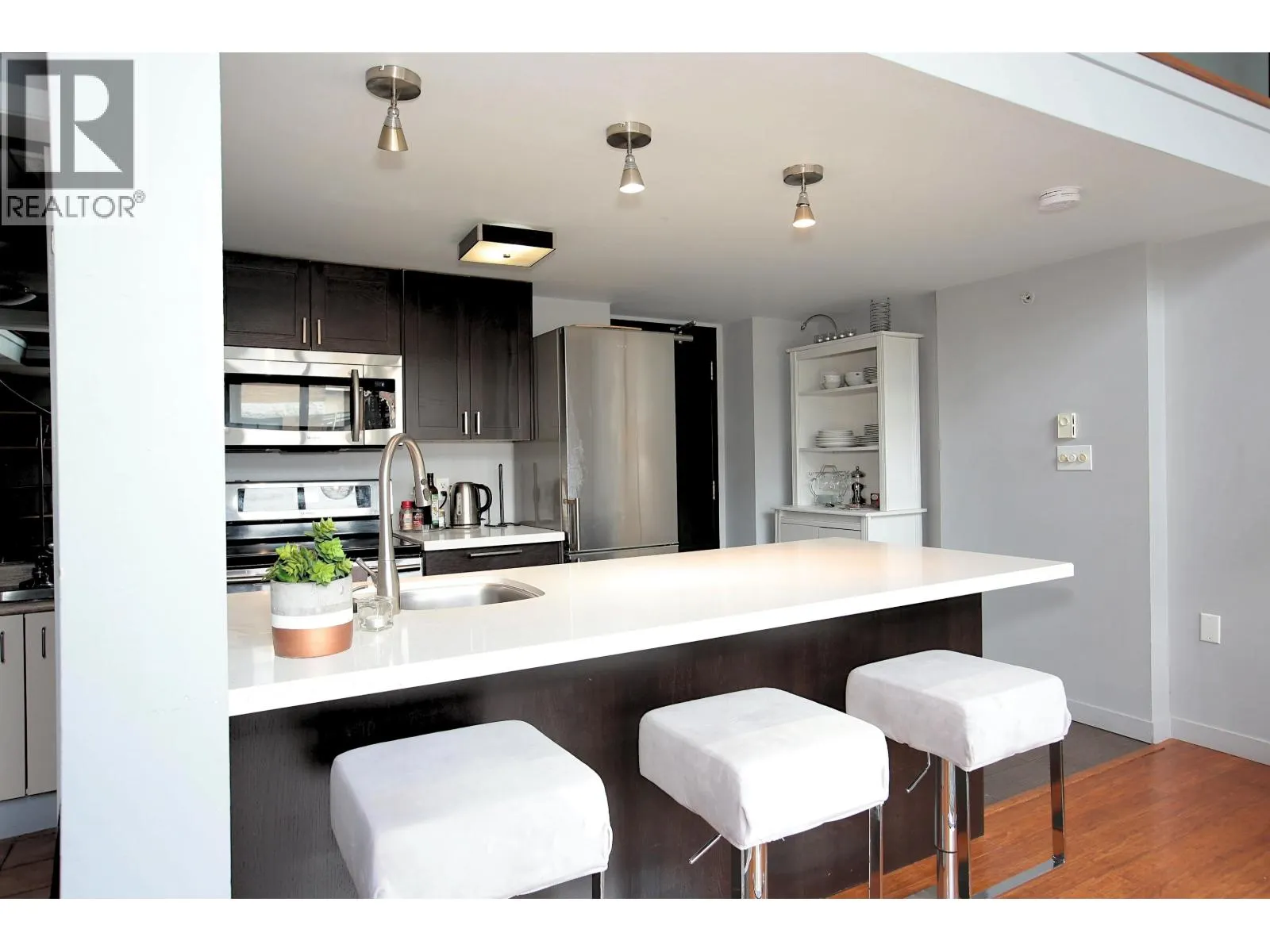 511 22 E CORDOVA STREET